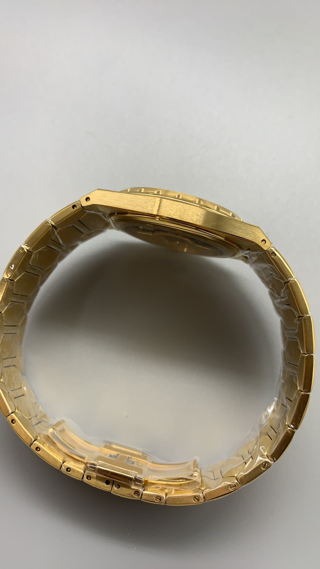 Vacheron Constantin Historiques 222 | 37MM | ตัวเรือนสแตนเลสสตีลเคลือบสีทองแบบ PVD | หน้าปัดสีทองแชมเปญ | กลไกอัตโนมัติ Cal.2455/2