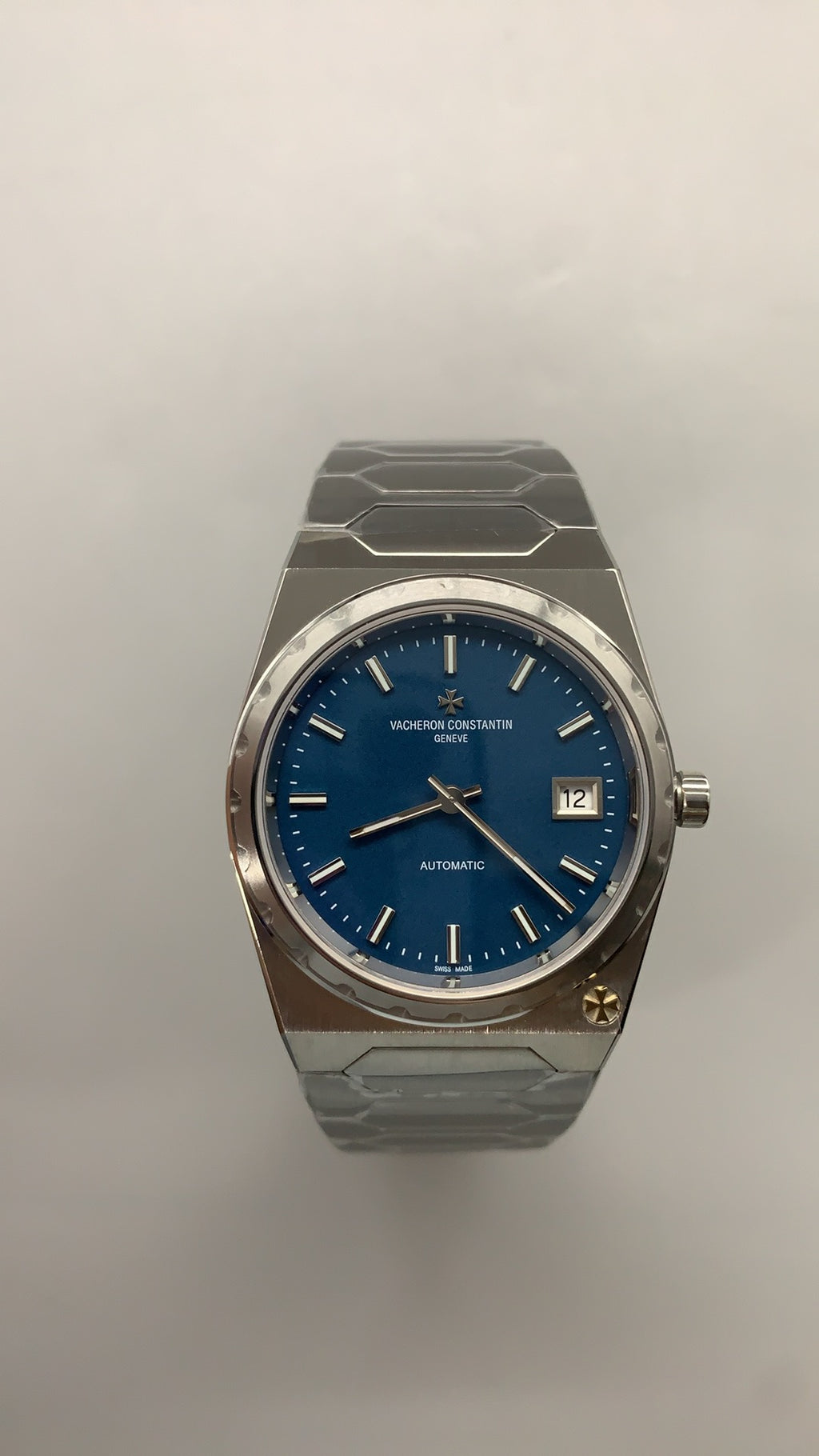 Vacheron Constantin Historiques 222 | 37MM | ตัวเรือนสแตนเลสสตีล/เคลือบสีโรสโกลด์ PVD | หน้าปัดสีทองแชมเปญ | กลไกอัตโนมัติ Cal.2455/2