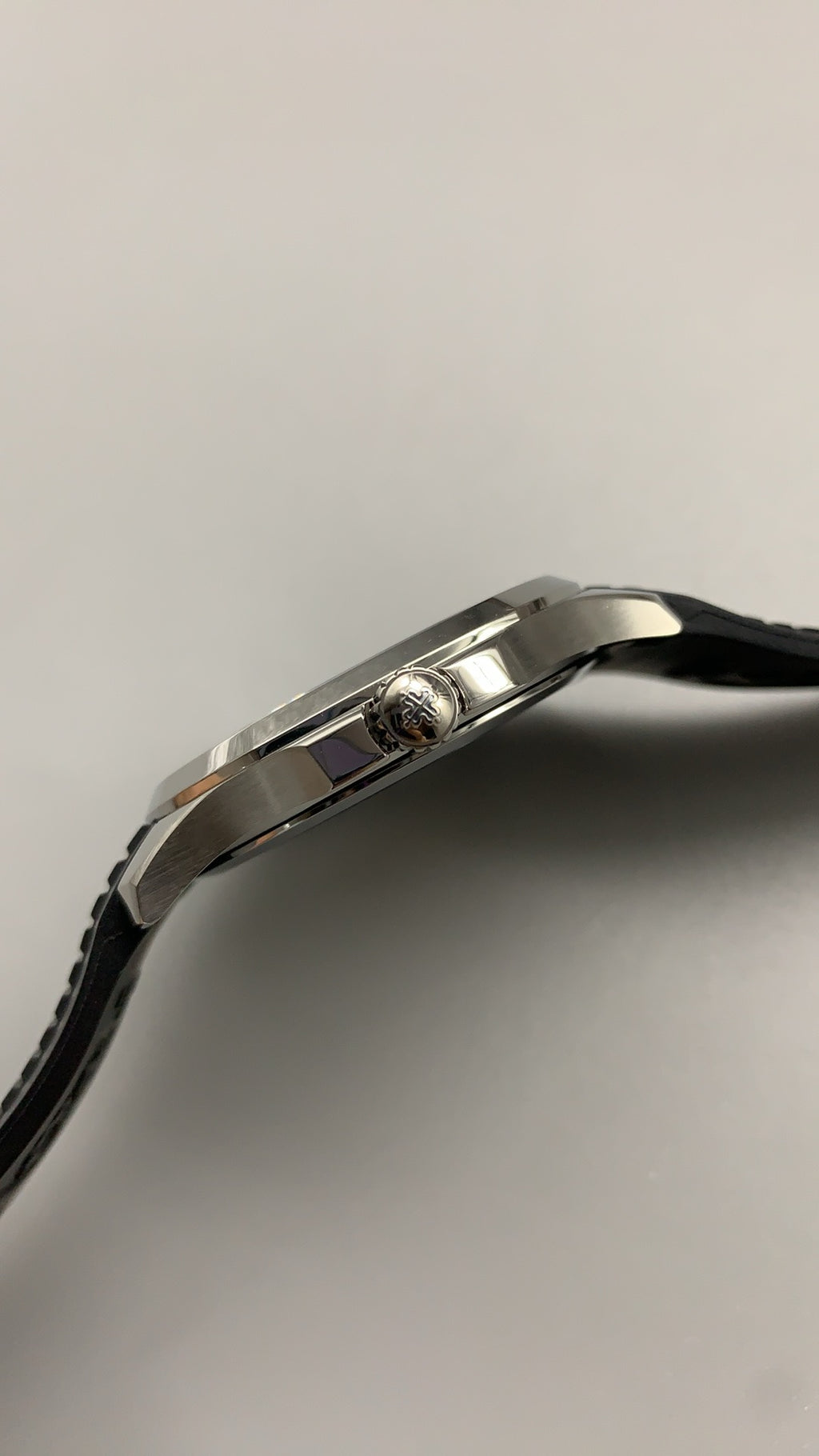 Patek Philippe Aquanaut 5167 | 40MM | หน้าปัดสีดำลายตาราง | สายยาง | กลไกอัตโนมัติ Cal.324 S C