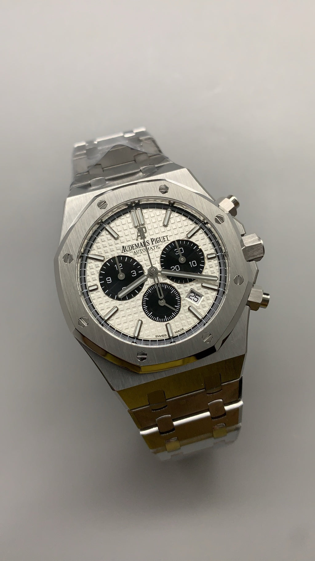 Audemars Piguet Royal Oak 26331ST | 41MM | ตัวเรือนสแตนเลสสตีล | หน้าปัดสีน้ำเงิน | จับเวลา Chronograph | กลไกอัตโนมัติ Cal.2385