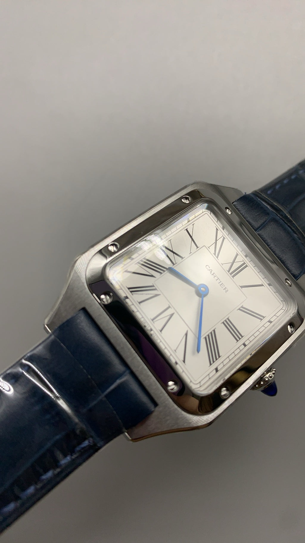 Cartier Tank Louis Dumont | ขนาดกลาง 43×31 มม. | สายหนัง | อัตโนมัติ