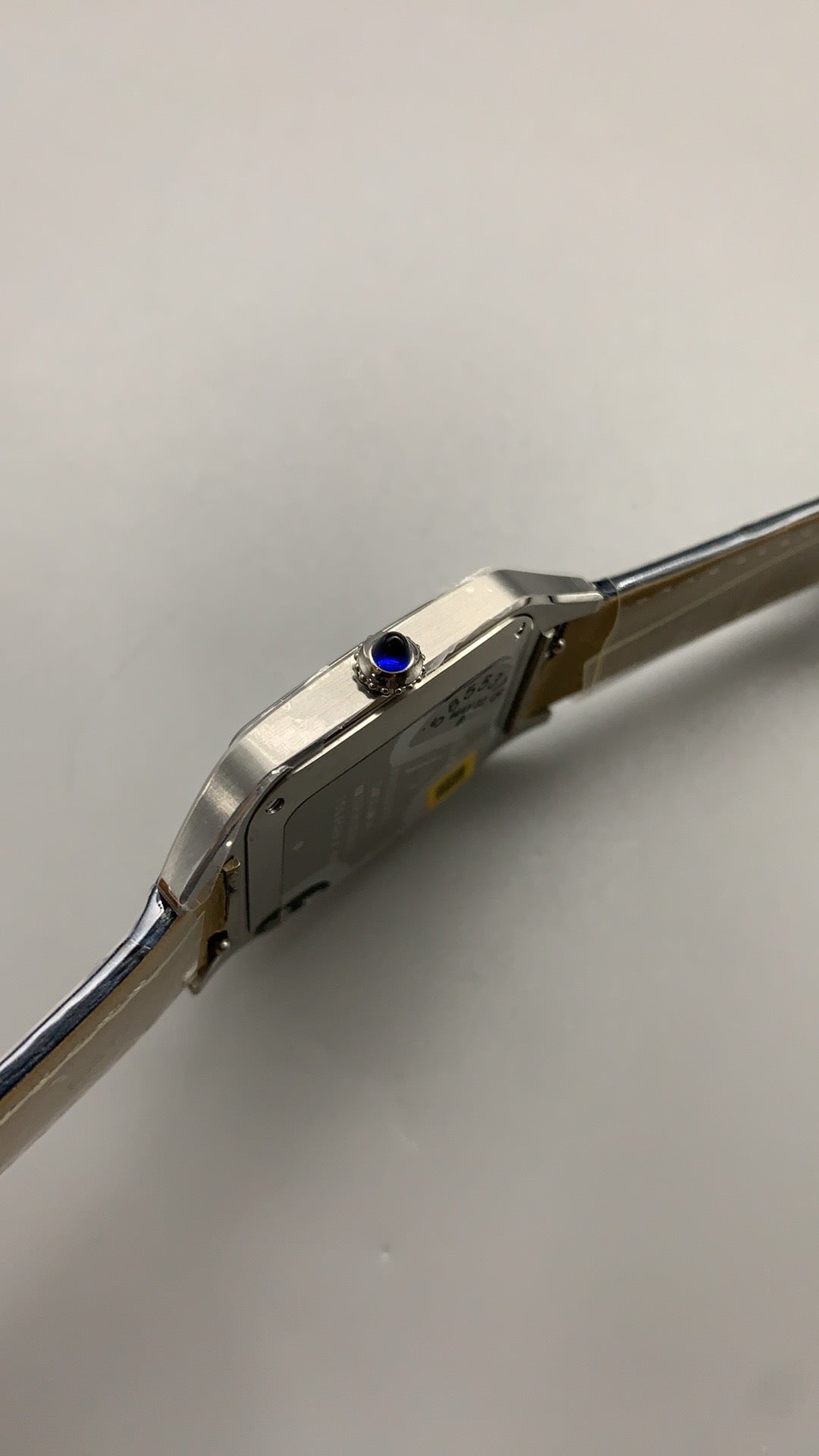 Cartier Tank Louis Dumont | ขนาดกลาง 43×31 มม. | สายหนัง | อัตโนมัติ