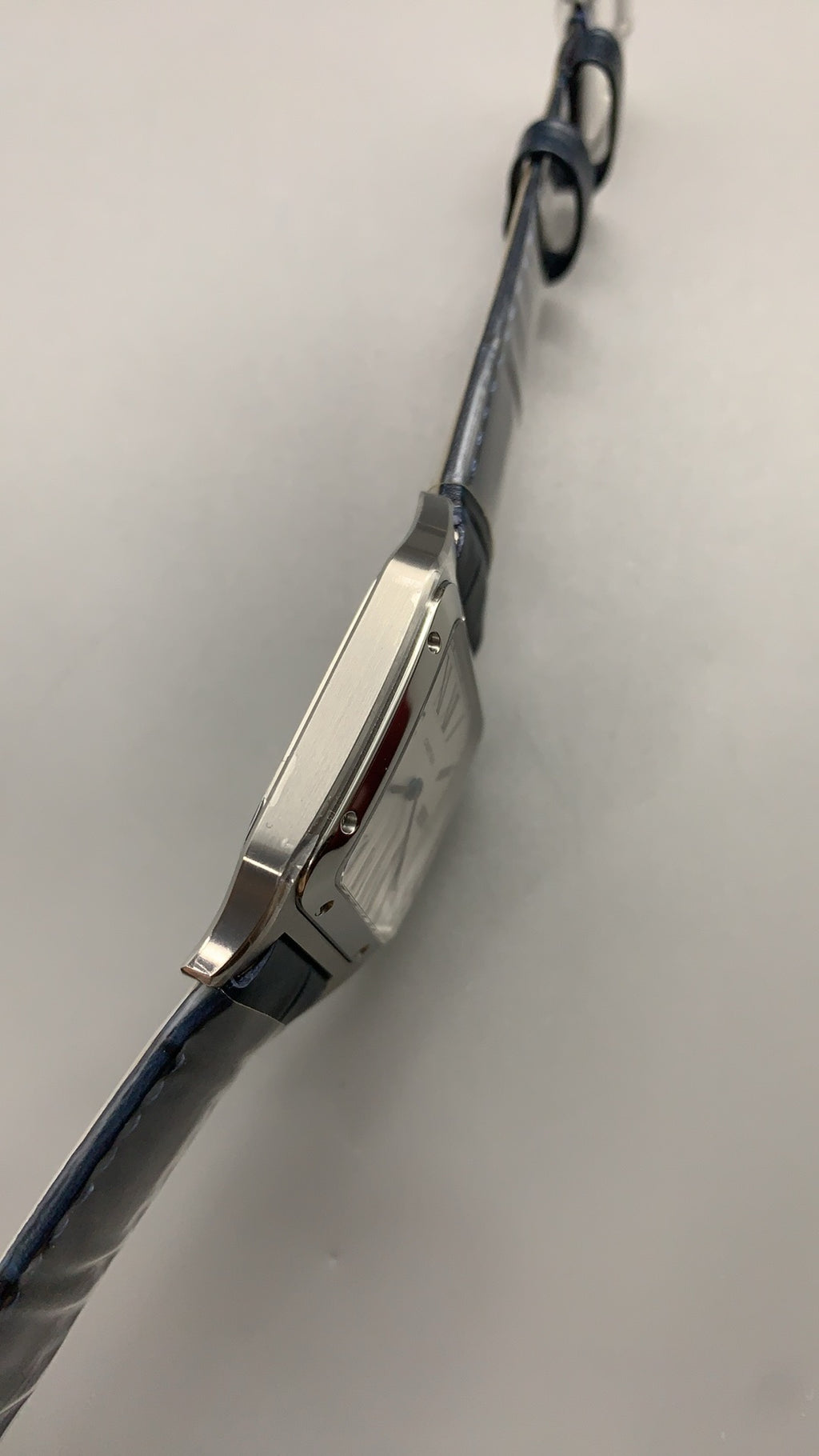 Cartier Tank Louis Dumont | ขนาดกลาง 43×31 มม. | สายหนัง | อัตโนมัติ