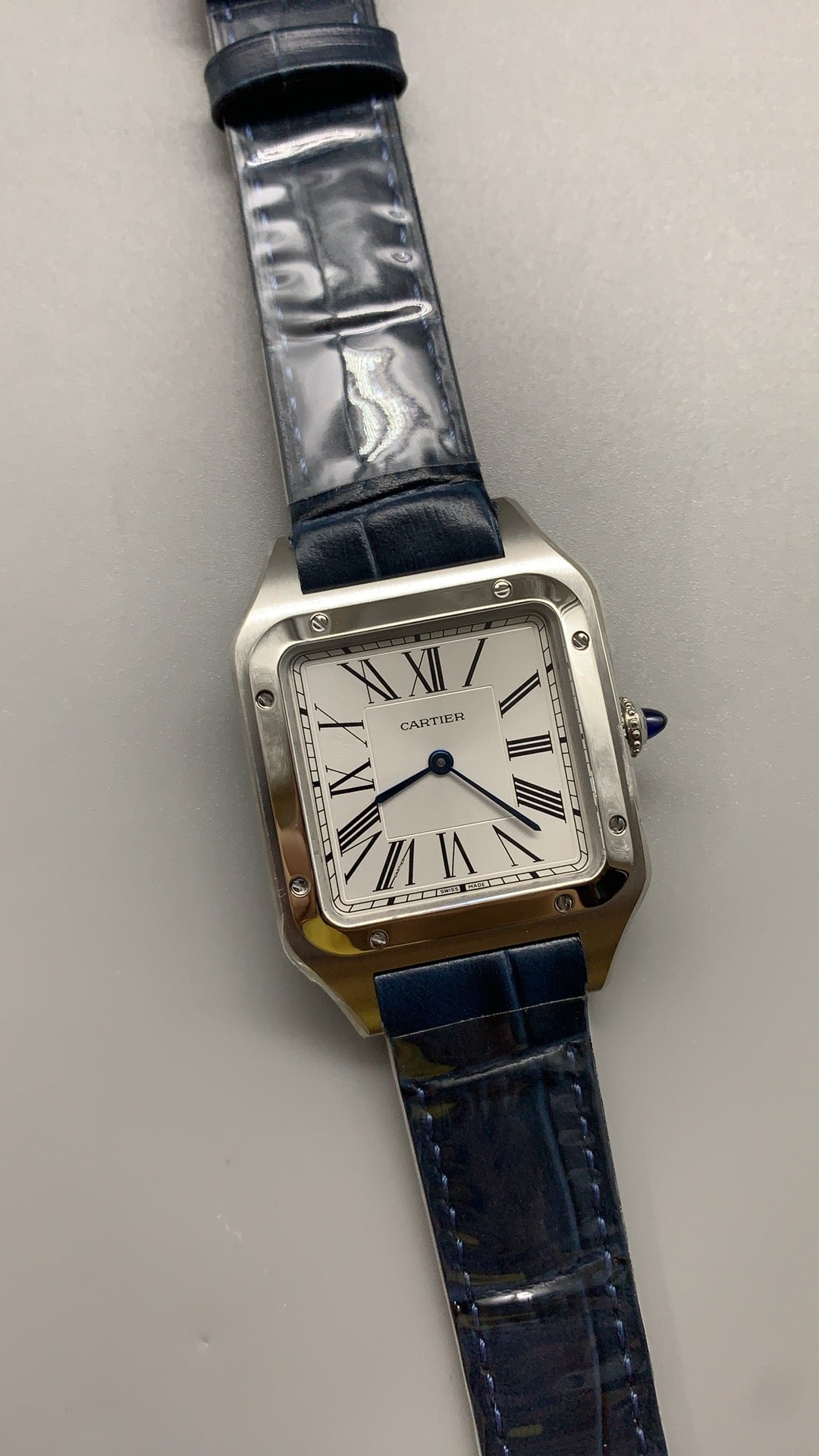 Cartier Tank Louis Dumont | ขนาดกลาง 43×31 มม. | สายหนัง | อัตโนมัติ