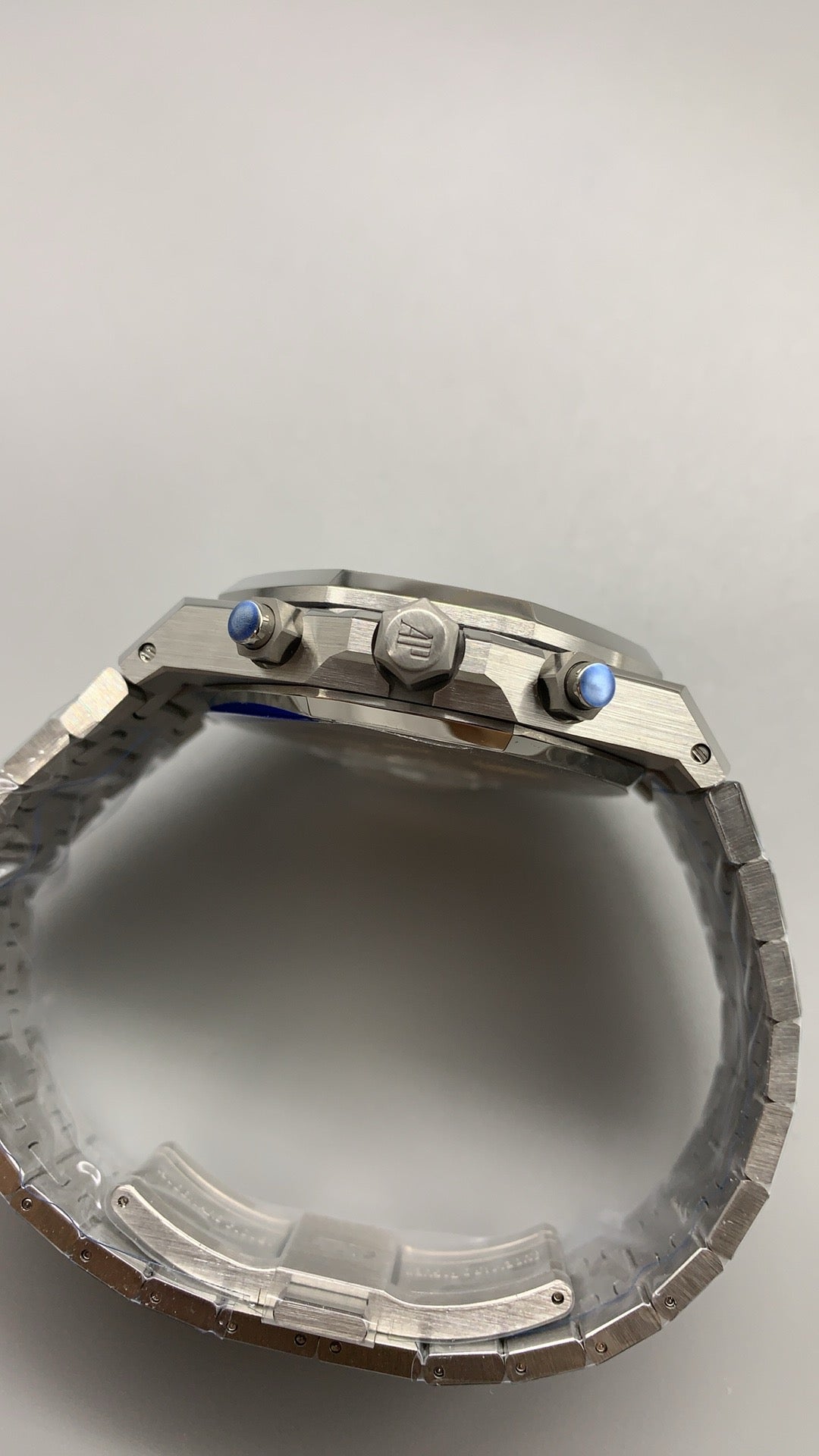 Audemars Piguet Royal Oak 26240ST | 41MM | ตัวเรือนสแตนเลสสตีล | หน้าปัดไล่เฉดสีน้ำเงิน | จับเวลา Chronograph | กลไกอัตโนมัติ Cal.4401