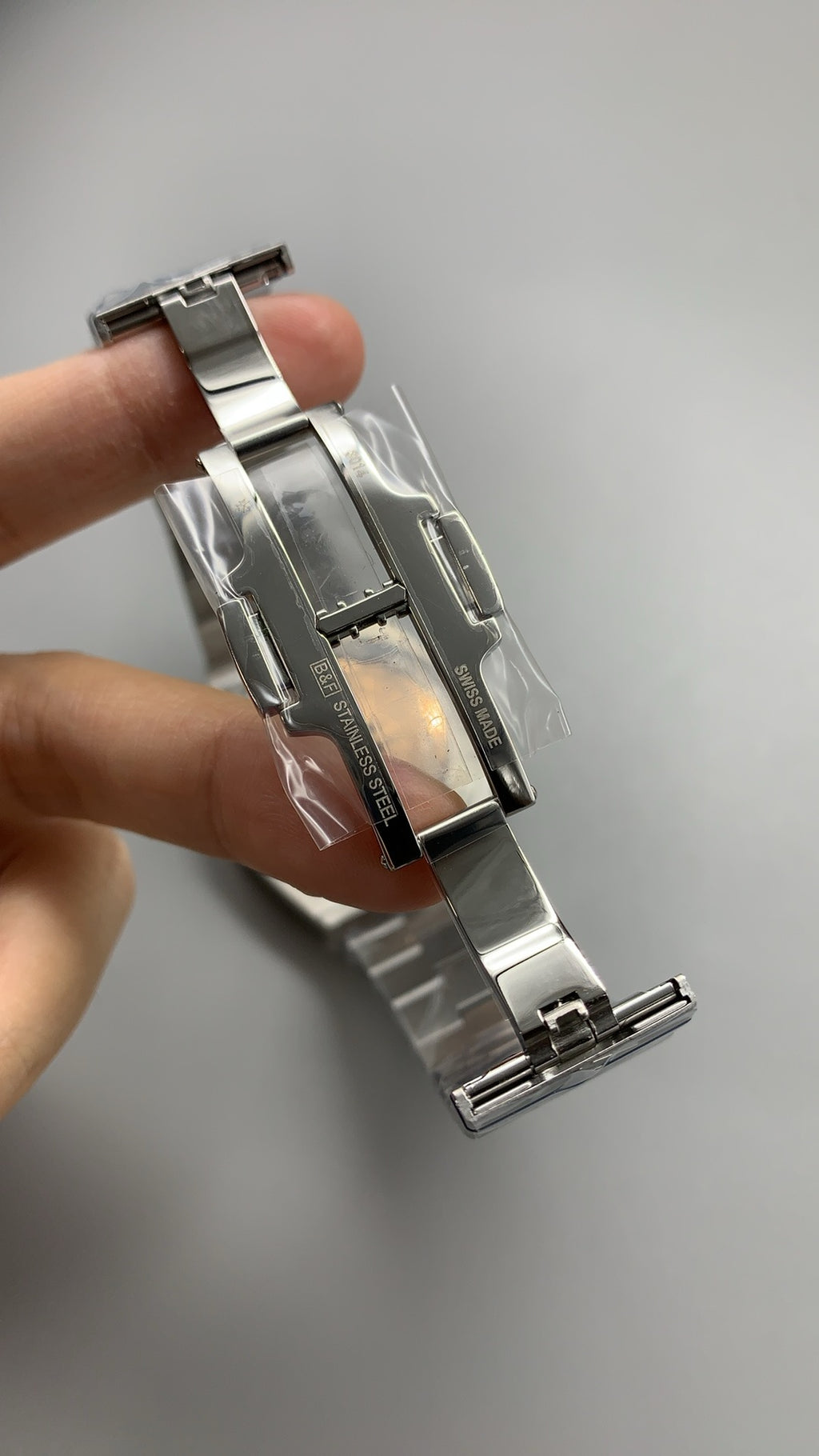 Vacheron Constantin Overseas Perpetual Calendar | 41.5MM | ตัวเรือนสแตนเลสสตีล | ปฏิทินถาวร + ข้างขึ้นข้างแรม | กลไกอัตโนมัติ Cal.1120 QP/1