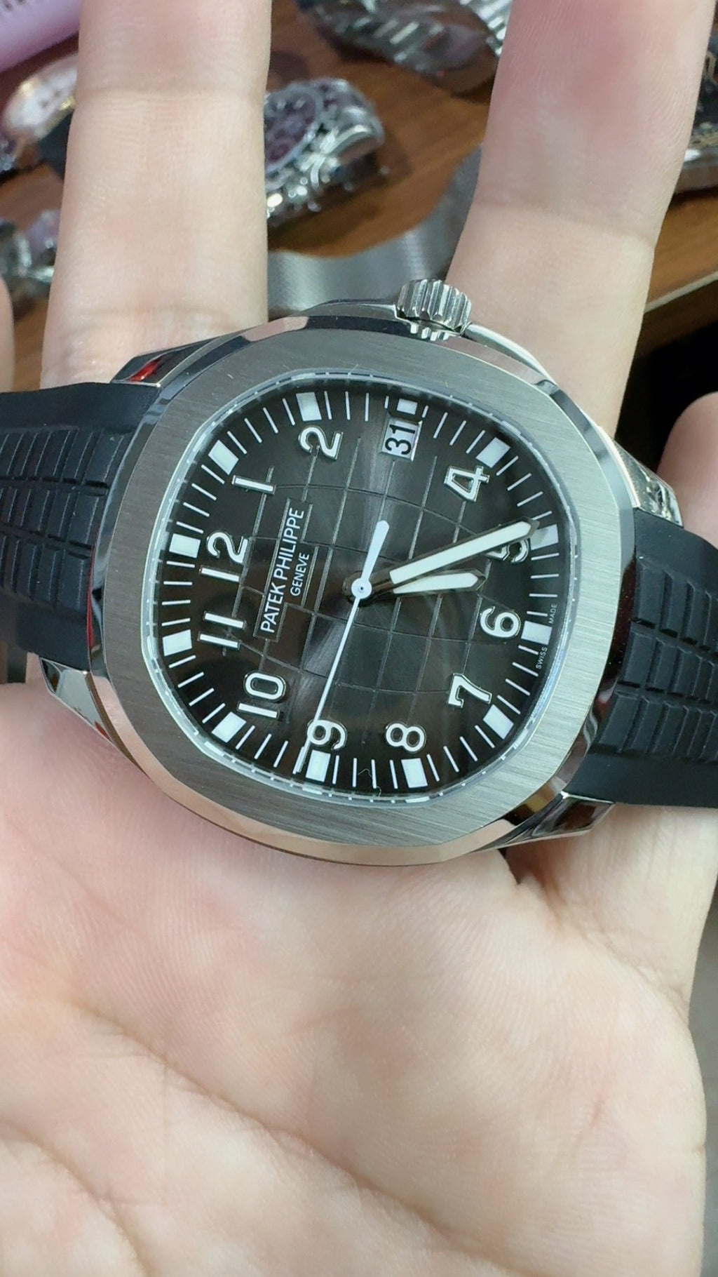 Patek Philippe Aquanaut 5167 | 40MM | หน้าปัดสีดำลายตาราง | สายยาง | กลไกอัตโนมัติ Cal.324 S C