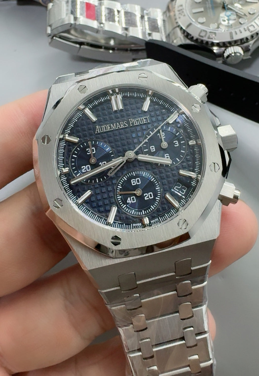 Audemars Piguet Royal Oak 26240ST | 41MM | ตัวเรือนสแตนเลสสตีล | หน้าปัดไล่เฉดสีน้ำเงิน | จับเวลา Chronograph | กลไกอัตโนมัติ Cal.4401