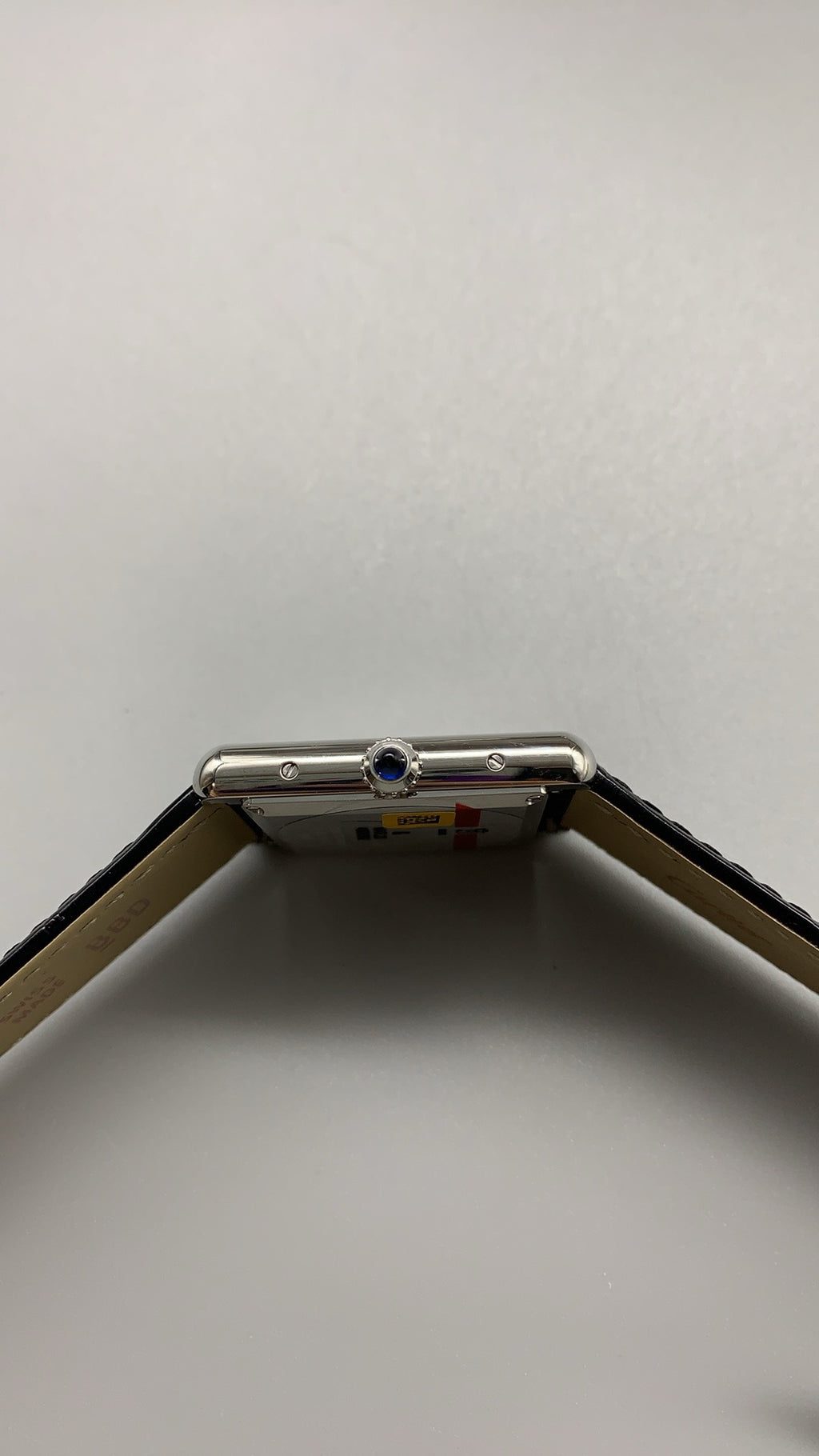 Cartier Tank | ขนาดกลาง (Medium) | สายหนัง | ควอตซ์