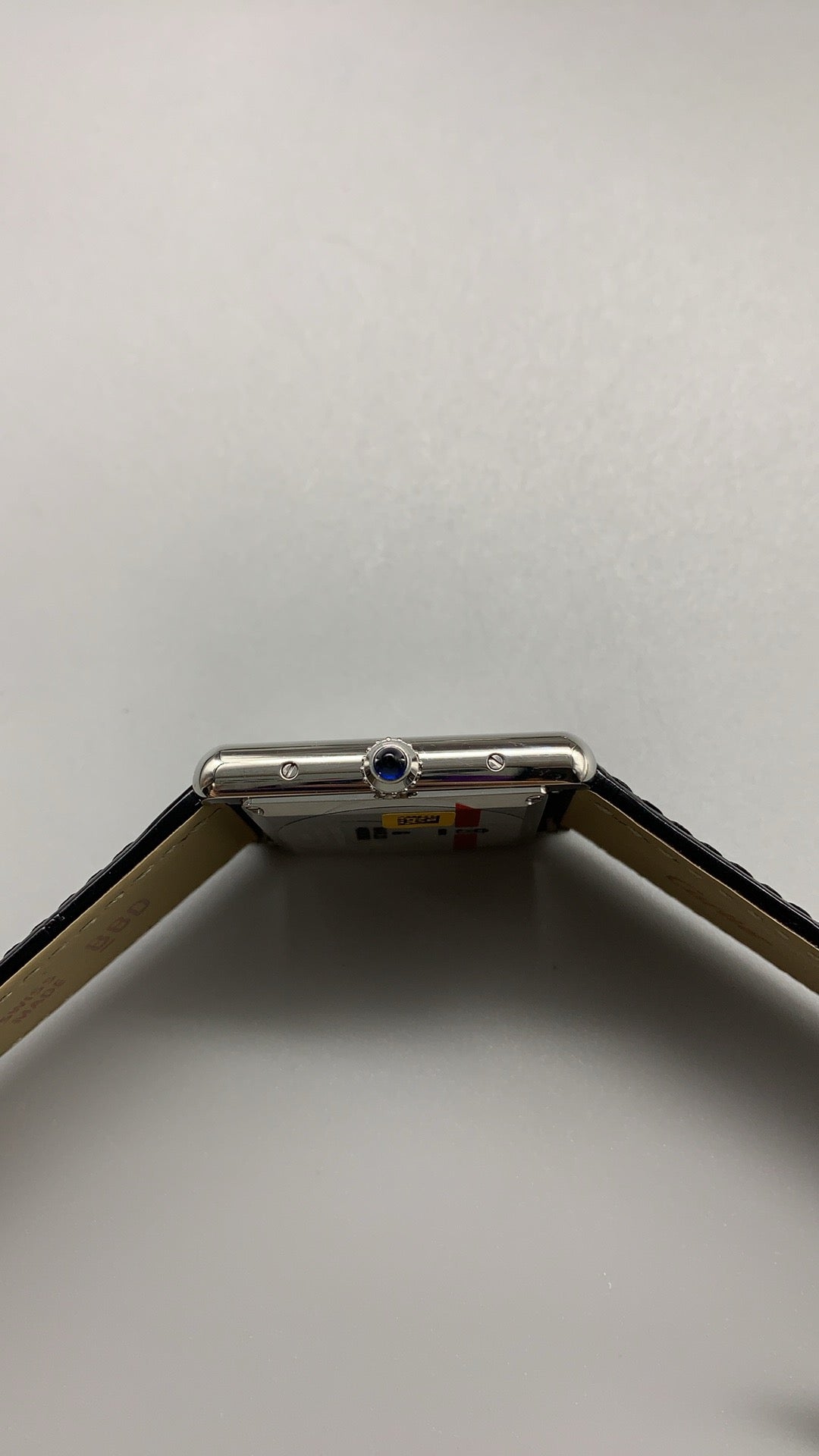 Cartier Tank | ขนาดกลาง (Medium) | สายหนัง | ควอตซ์