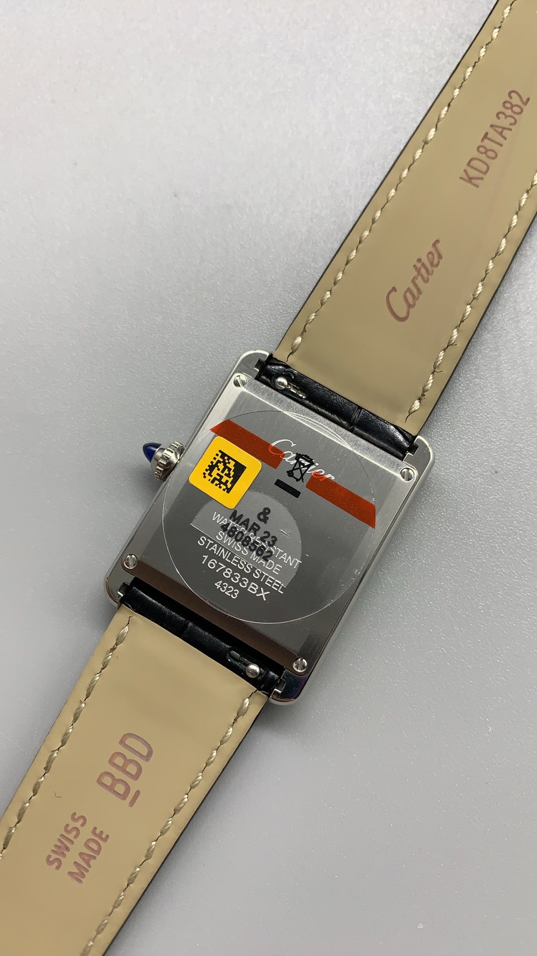 Cartier Tank | ขนาดกลาง (Medium) | สายหนัง | ควอตซ์