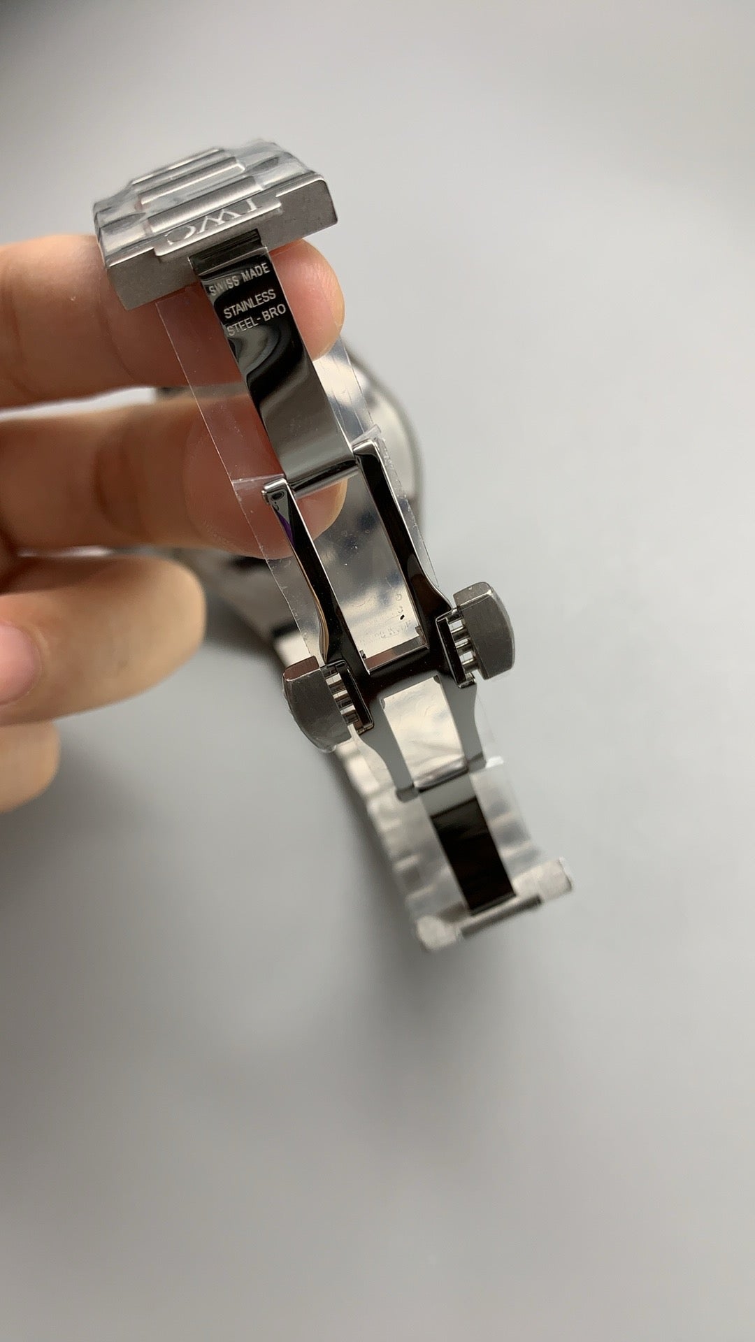 IWC Ingenieur Automatic 40 | 40MM | ตัวเรือนสแตนเลสสตีล | ฟังก์ชันวันที่ | หน้าปัดสีขาว | สายเหล็กสแตนเลส | กลไกอัตโนมัติ Cal.32111