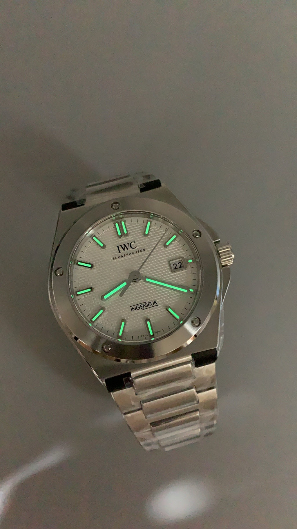 IWC Ingenieur Automatic 40 | 40MM | ตัวเรือนสแตนเลสสตีล | ฟังก์ชันวันที่ | หน้าปัดสีขาว | สายเหล็กสแตนเลส | กลไกอัตโนมัติ Cal.32111