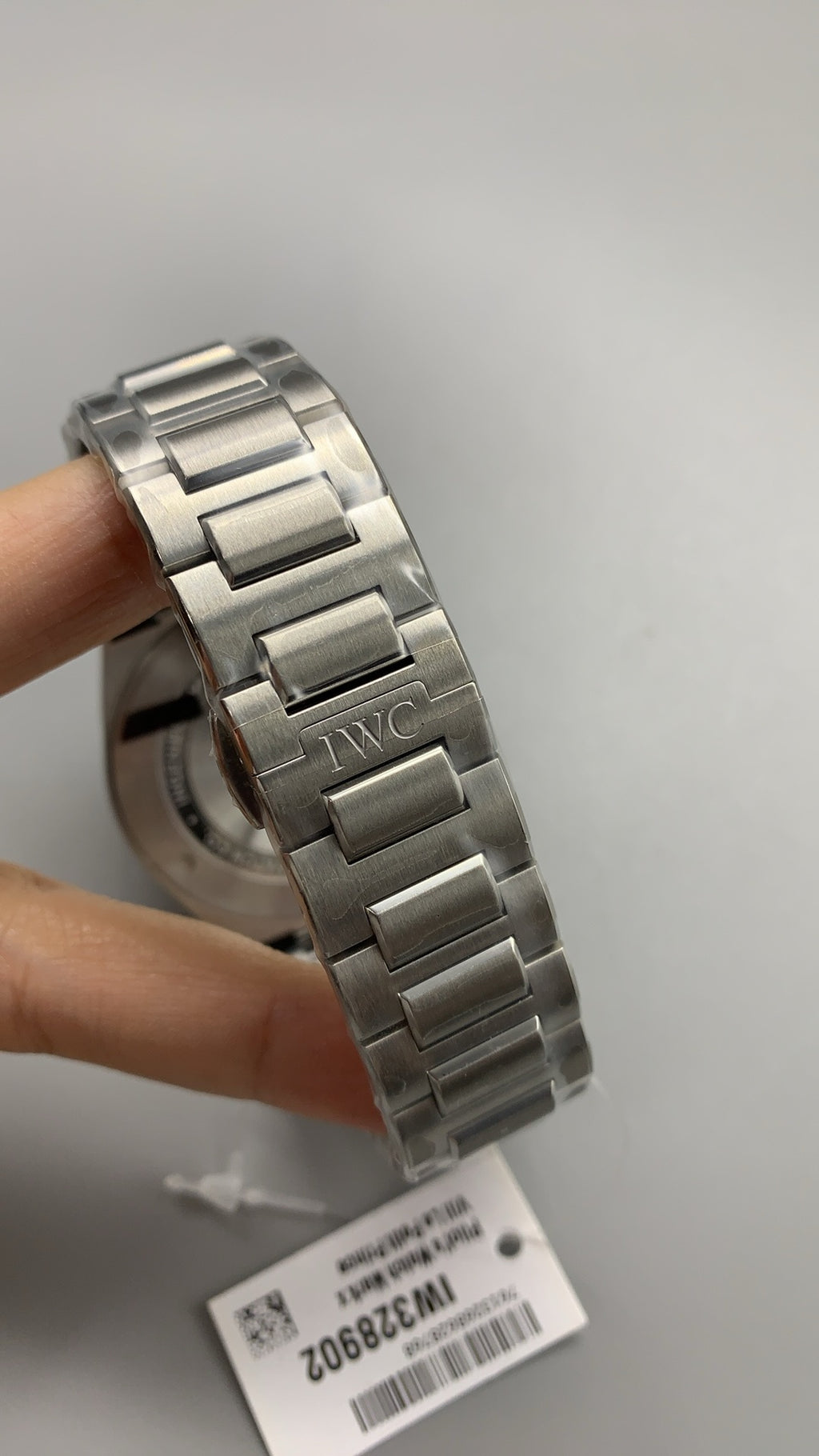 IWC Ingenieur Automatic 40 | 40MM | ตัวเรือนสแตนเลสสตีล | ฟังก์ชันวันที่ | หน้าปัดสีขาว | สายเหล็กสแตนเลส | กลไกอัตโนมัติ Cal.32111