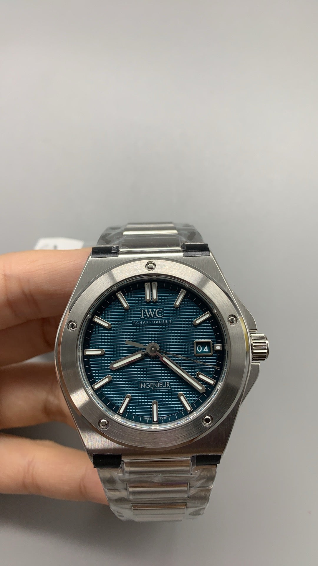 IWC Ingenieur Automatic 40 | 40MM | ตัวเรือนสแตนเลสสตีล | ฟังก์ชันวันที่ | หน้าปัดสีเขียว | สายเหล็กสแตนเลส | กลไกอัตโนมัติ Cal.32111