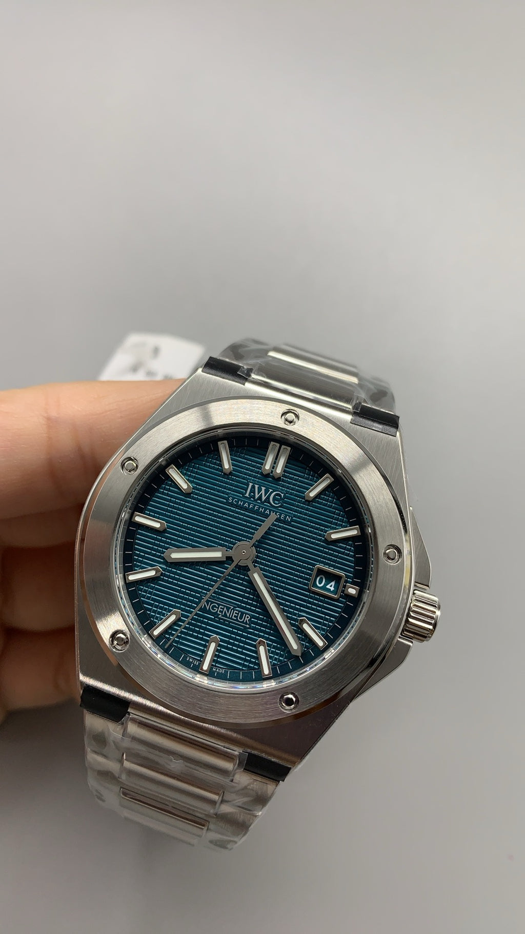 IWC Ingenieur Automatic 40 | 40MM | ตัวเรือนสแตนเลสสตีล | ฟังก์ชันวันที่ | หน้าปัดสีเขียว | สายเหล็กสแตนเลส | กลไกอัตโนมัติ Cal.32111
