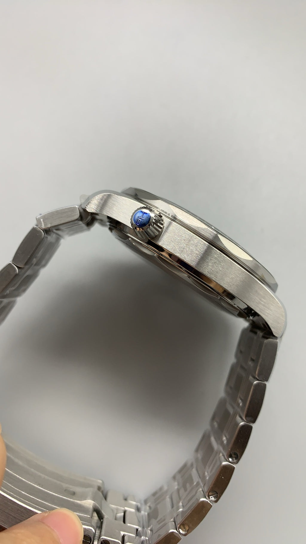 Omega Seamaster Diver 300M 42MM | กลไกอัตโนมัติ Co-Axial Master Chronometer ขนาดตัวเรือน: 42 มม.