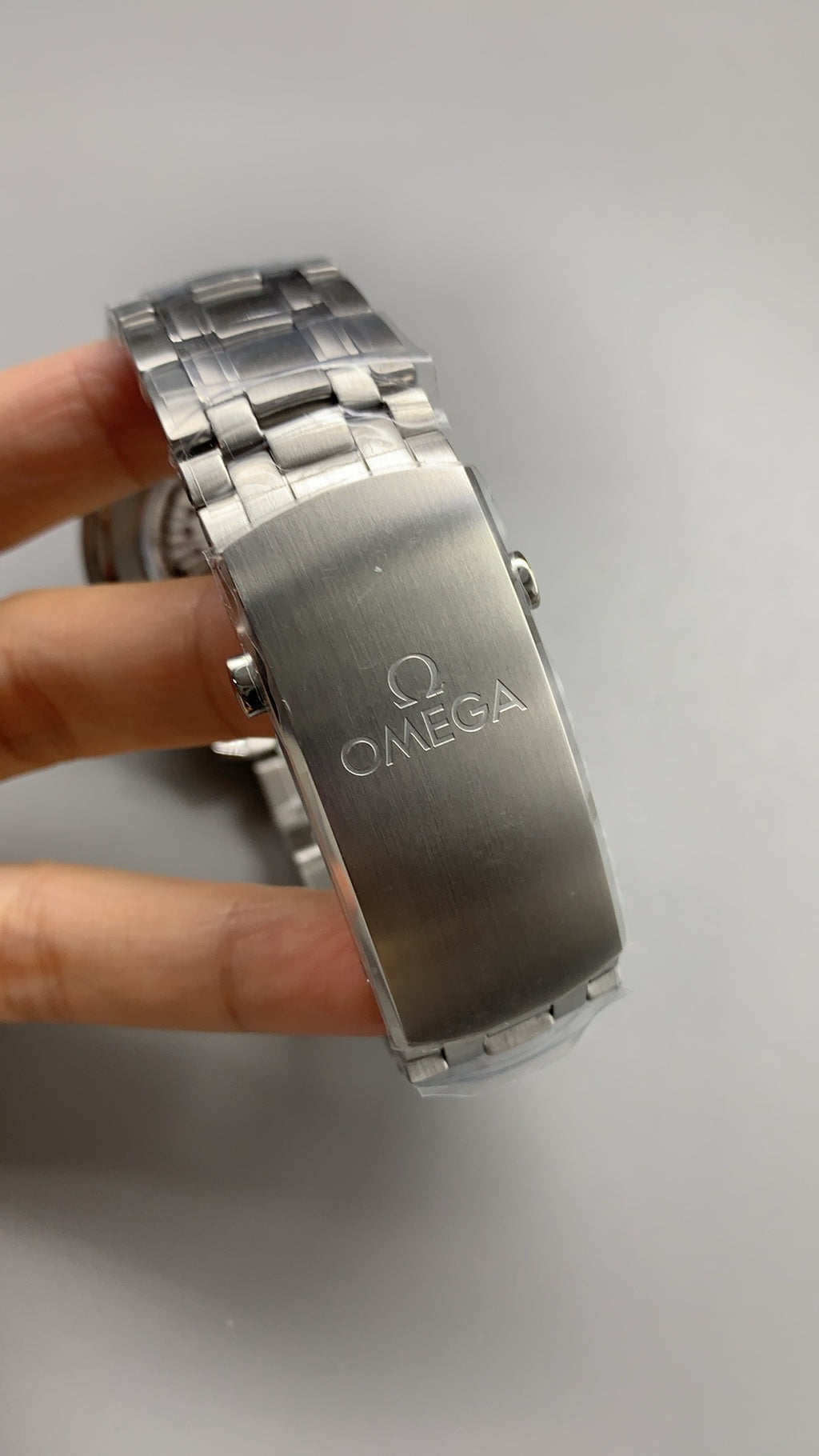 Omega Seamaster Diver 300M 42MM | กลไกอัตโนมัติ Co-Axial Master Chronometer ขนาดตัวเรือน: 42 มม.