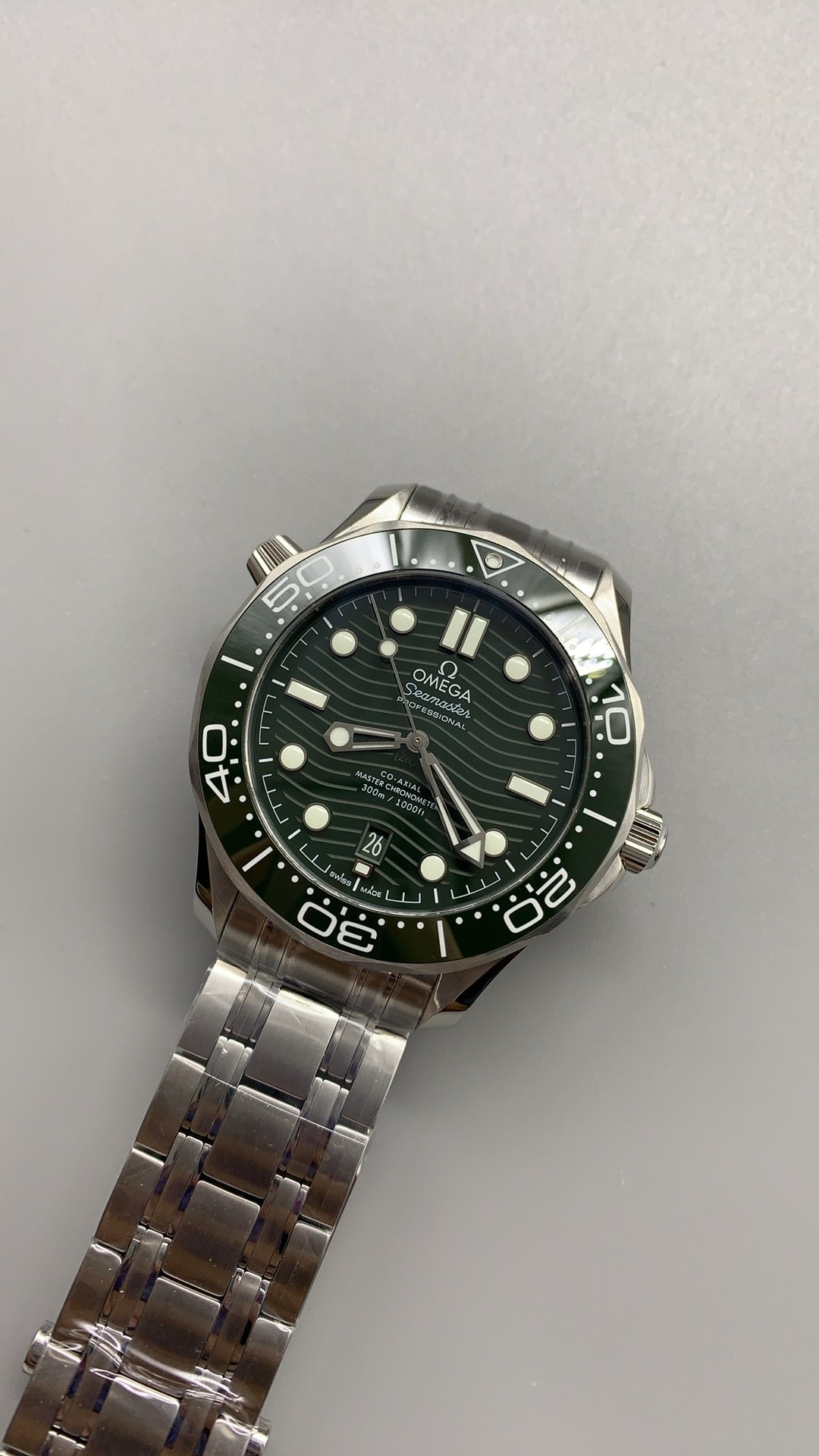 Omega Seamaster Diver 300M 42MM | กลไกอัตโนมัติ Co-Axial Master Chronometer ขนาดตัวเรือน: 42 มม.