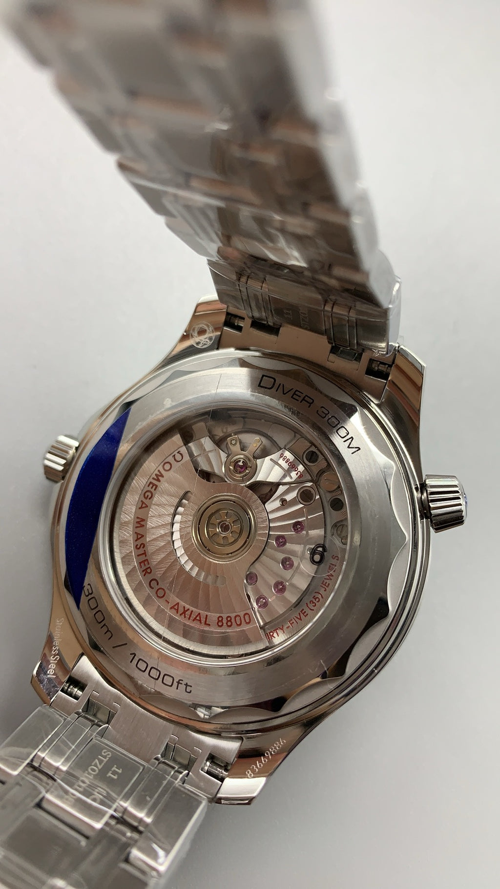 Omega Seamaster Diver 300M 42MM | กลไกอัตโนมัติ Co-Axial Master Chronometer ขนาดตัวเรือน: 42 มม.