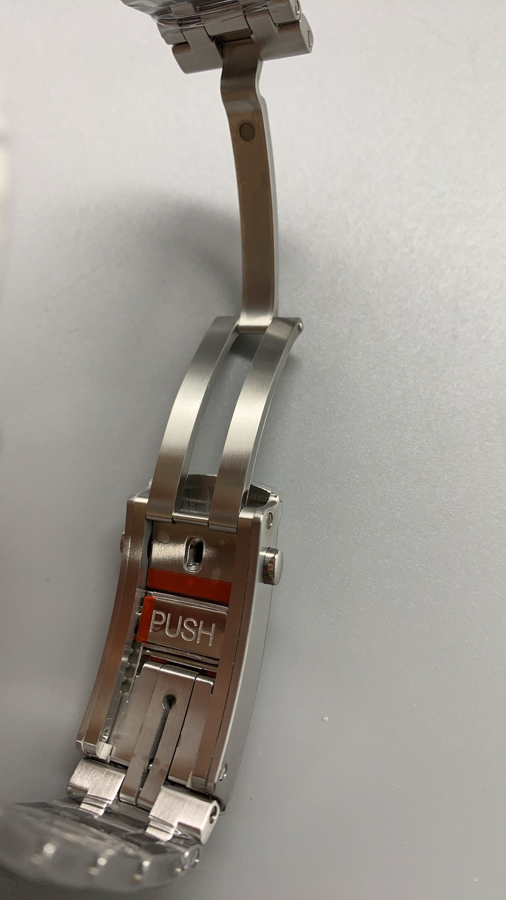 Omega Seamaster Diver 300M 42MM | กลไกอัตโนมัติ Co-Axial Master Chronometer ขนาดตัวเรือน: 42 มม.