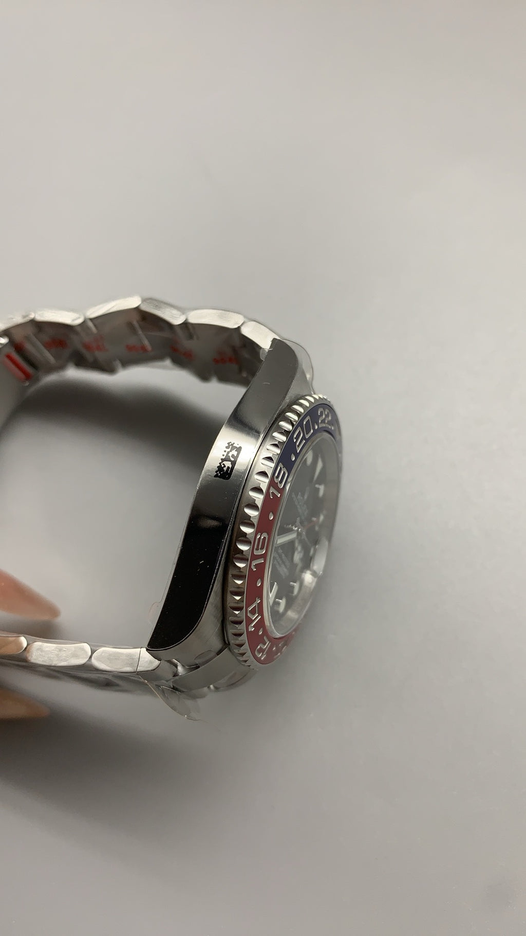 Rolex GMT-Master II 40MM | ขอบเซรามิกสีแดง-ดำ (โค้ก) | กลไกอัตโนมัติ Cal.3285