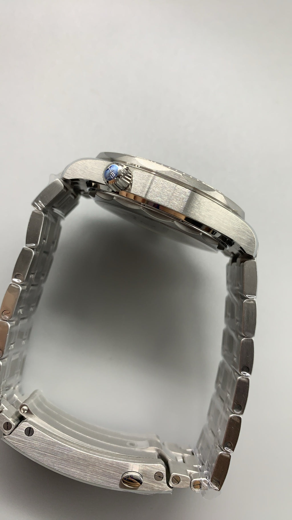 Omega Seamaster Diver 300M 42MM | กลไกอัตโนมัติ Co-Axial Master Chronometer ขนาดตัวเรือน: 42 มม.