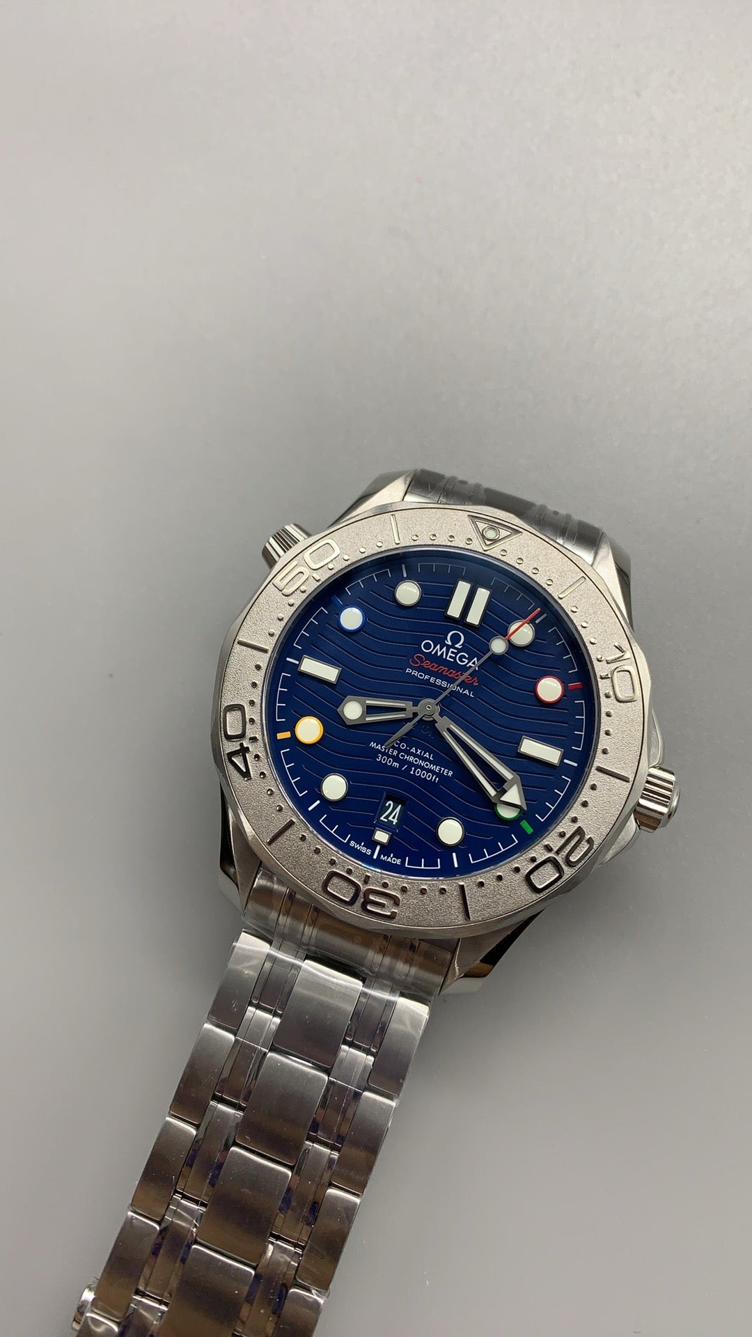 Omega Seamaster Diver 300M 42MM | กลไกอัตโนมัติ Co-Axial Master Chronometer ขนาดตัวเรือน: 42 มม.