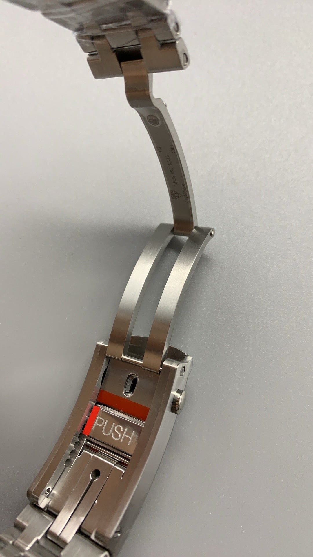 Omega Seamaster Diver 300M 42MM | กลไกอัตโนมัติ Co-Axial Master Chronometer ขนาดตัวเรือน: 42 มม.