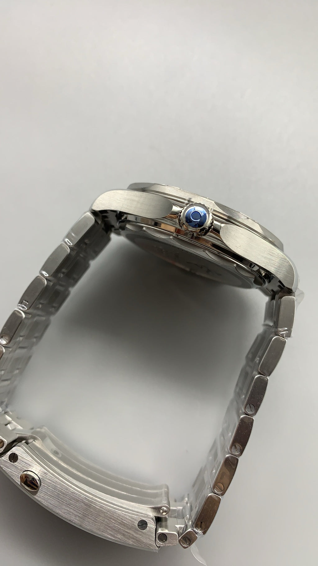 Omega Seamaster Diver 300M 42MM | กลไกอัตโนมัติ Co-Axial Master Chronometer ขนาดตัวเรือน: 42 มม.