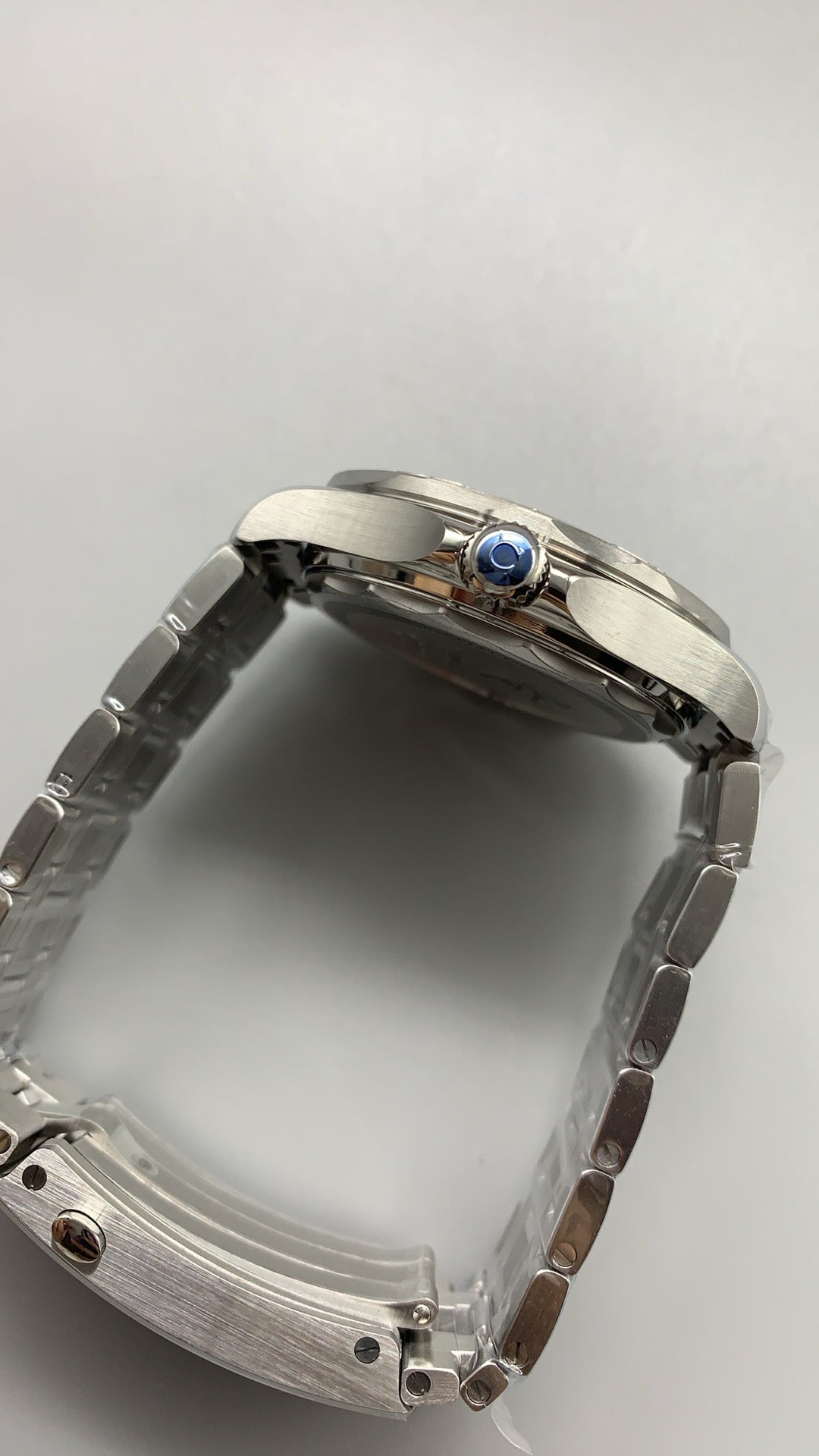 Omega Seamaster Diver 300M 42MM | กลไกอัตโนมัติ Co-Axial Master Chronometer ขนาดตัวเรือน: 42 มม.