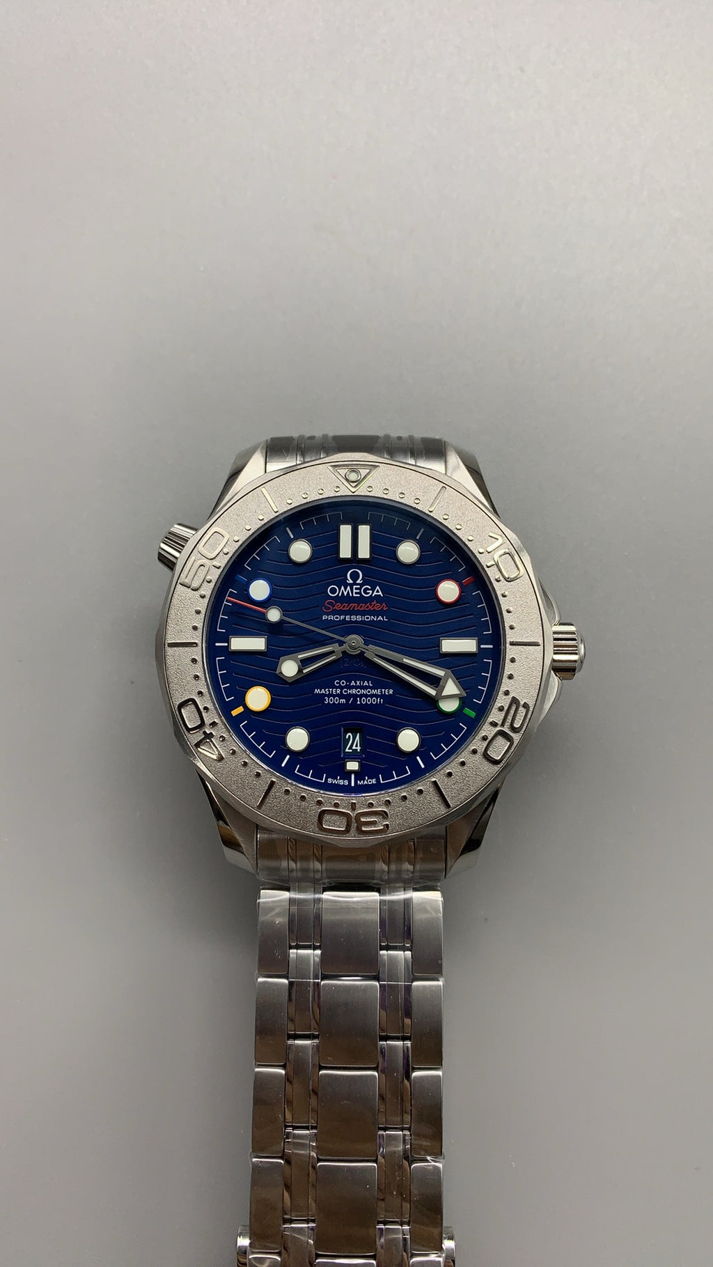 Omega Seamaster Diver 300M 42MM | กลไกอัตโนมัติ Co-Axial Master Chronometer ขนาดตัวเรือน: 42 มม.