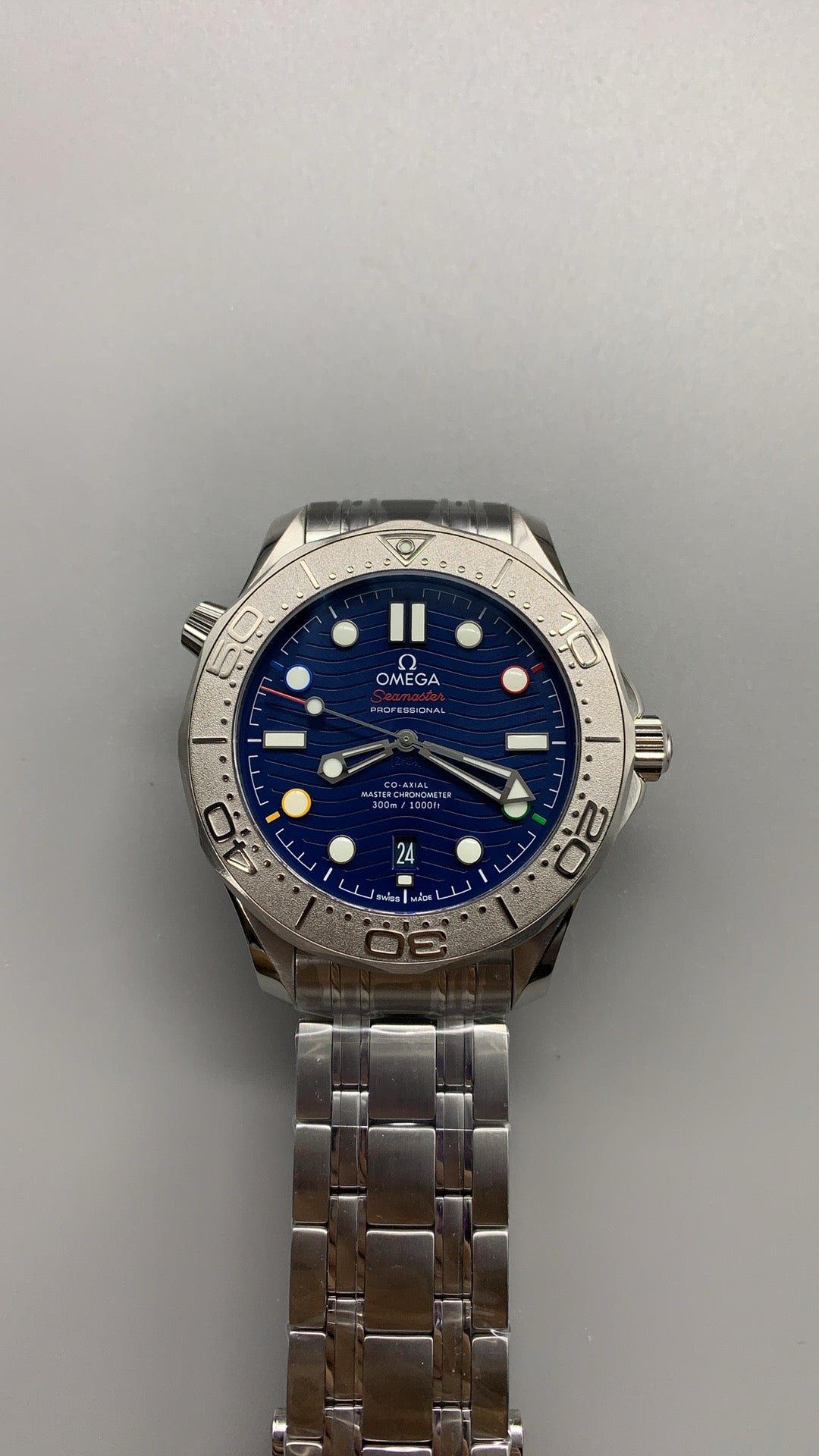 Omega Seamaster Diver 300M 42MM | กลไกอัตโนมัติ Co-Axial Master Chronometer ขนาดตัวเรือน: 42 มม.