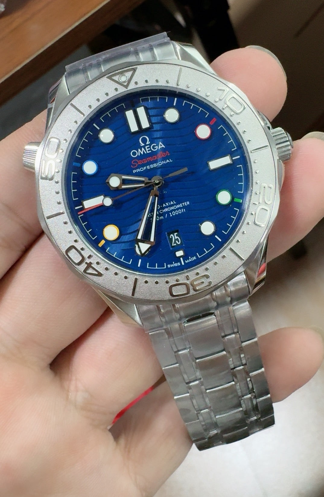 Omega Seamaster Diver 300M 42MM | กลไกอัตโนมัติ Co-Axial Master Chronometer ขนาดตัวเรือน: 42 มม.