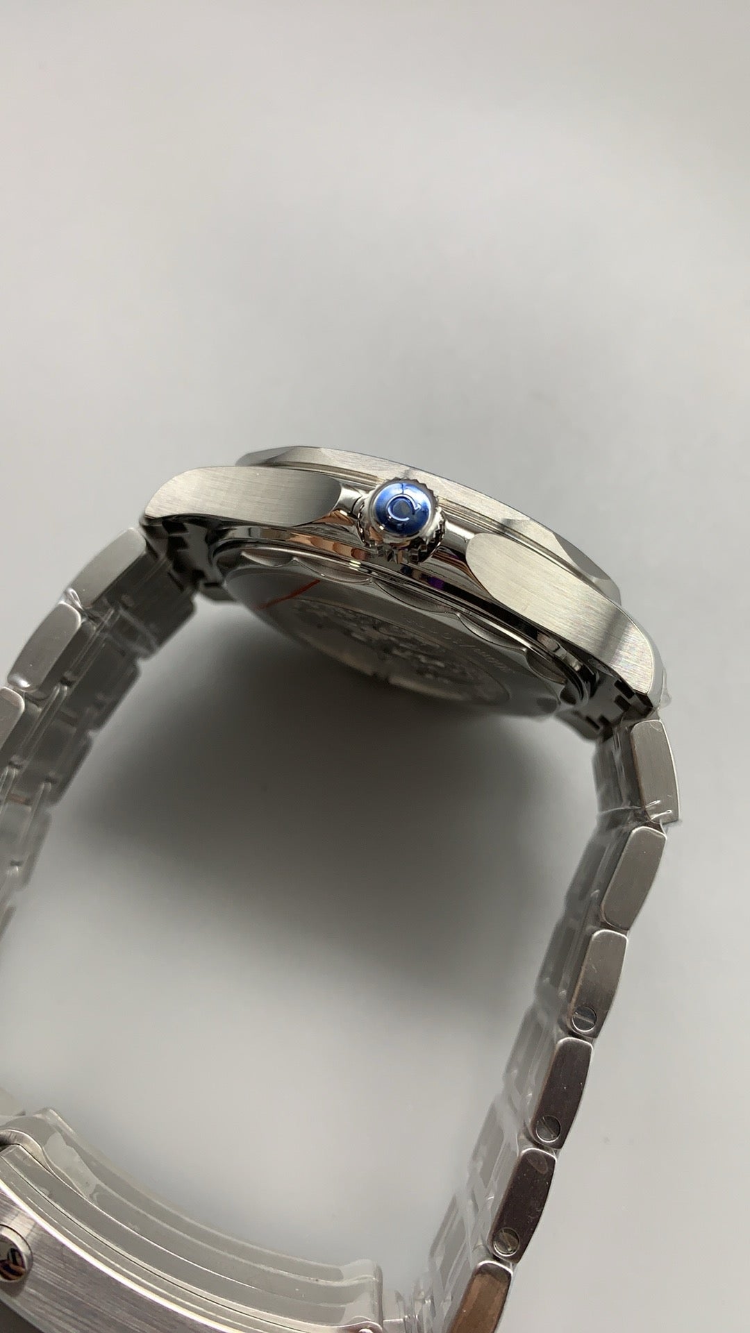 Omega Seamaster Diver 300M 41MM | กลไกอัตโนมัติ Co-Axial Master Chronometer ขนาดตัวเรือน: 41 มม.