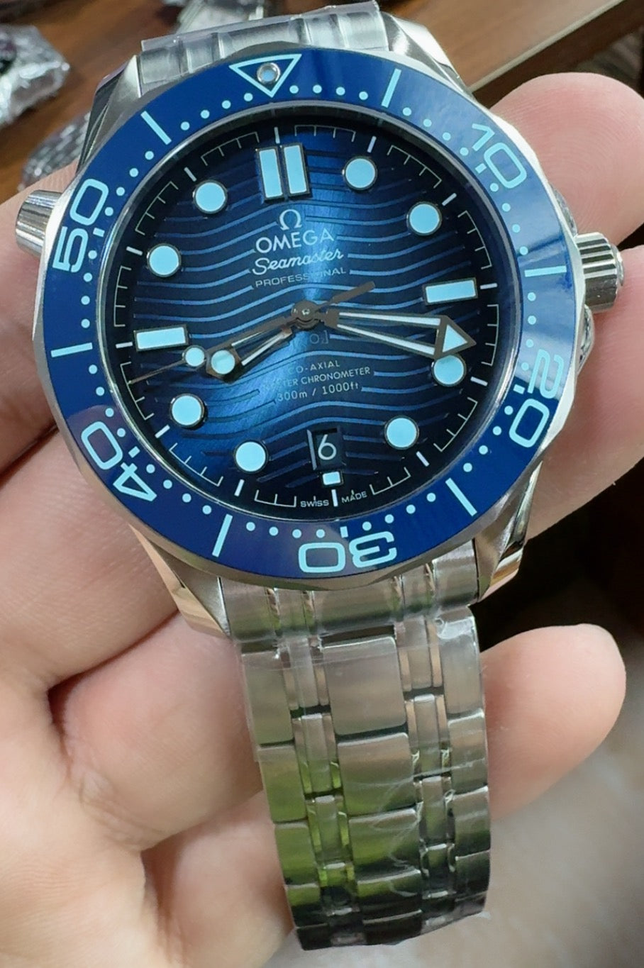 Omega Seamaster Diver 300M 41MM | กลไกอัตโนมัติ Co-Axial Master Chronometer ขนาดตัวเรือน: 41 มม.