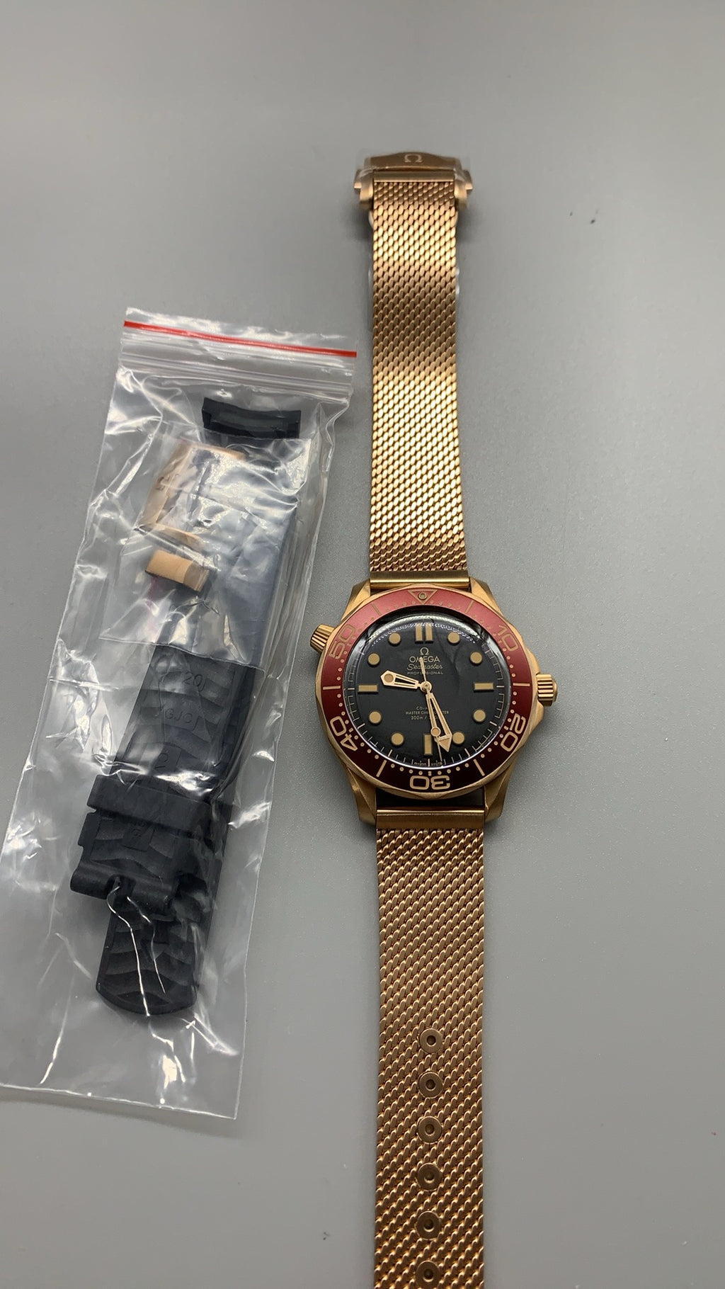 Omega Seamaster Diver 300M 007 Edition 42MM | กลไกอัตโนมัติ Co-Axial Master Chronometer