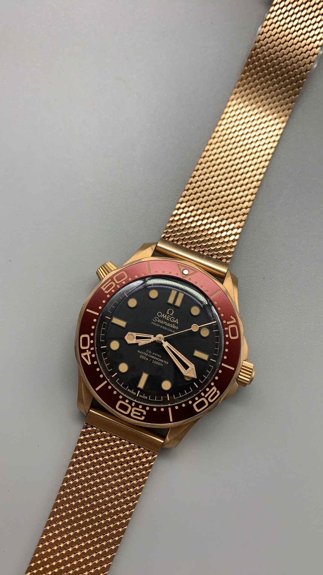 Omega Seamaster Diver 300M 007 Edition 42MM | กลไกอัตโนมัติ Co-Axial Master Chronometer