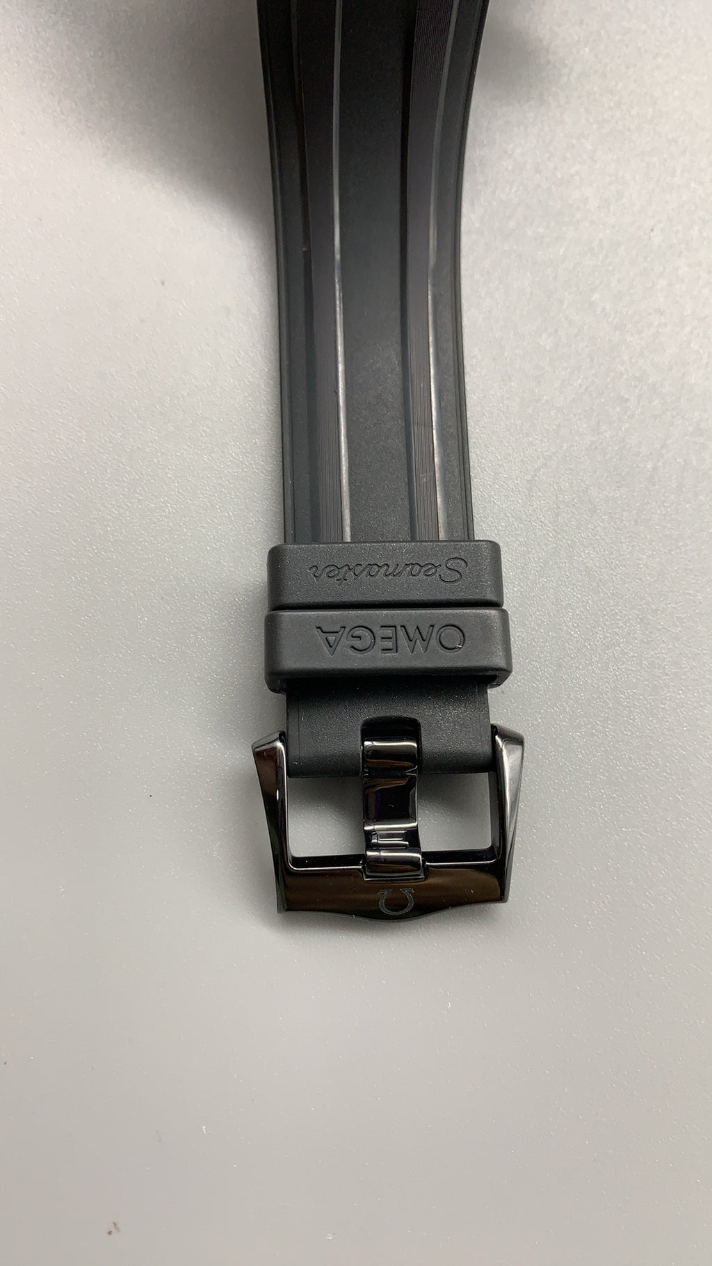 Omega Seamaster Diver 300M 43.5MM | กลไกอัตโนมัติ Co-Axial Master Chronometer ขนาดตัวเรือน: 43.5 มม.