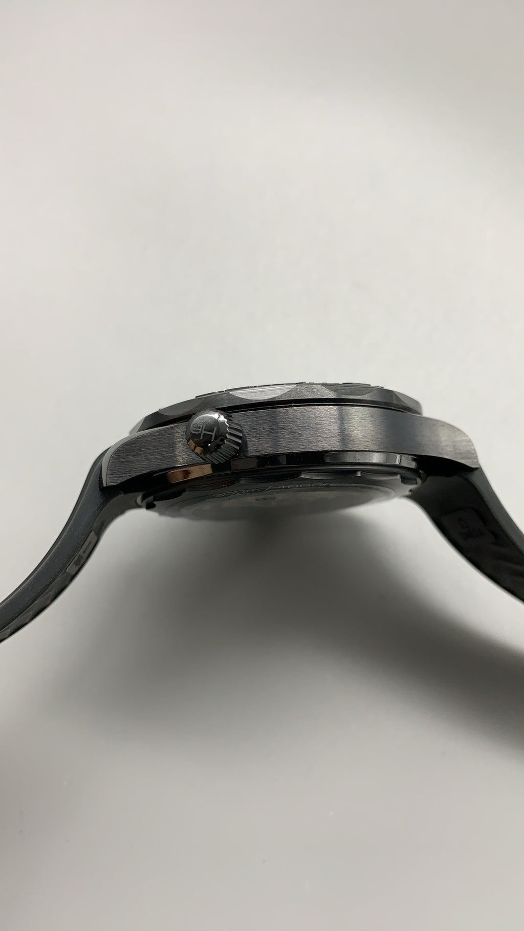 Omega Seamaster Diver 300M 43.5MM | กลไกอัตโนมัติ Co-Axial Master Chronometer ขนาดตัวเรือน: 43.5 มม.