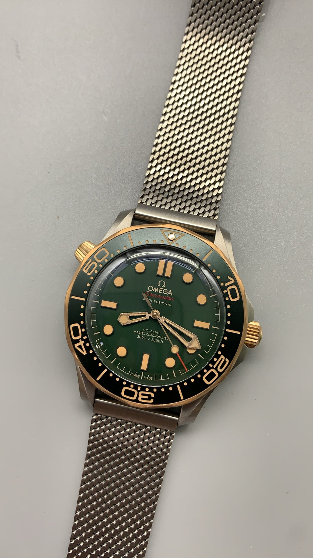 Omega Seamaster Diver 300M 007 Edition 42MM | กลไกอัตโนมัติ Co-Axial Master Chronometer