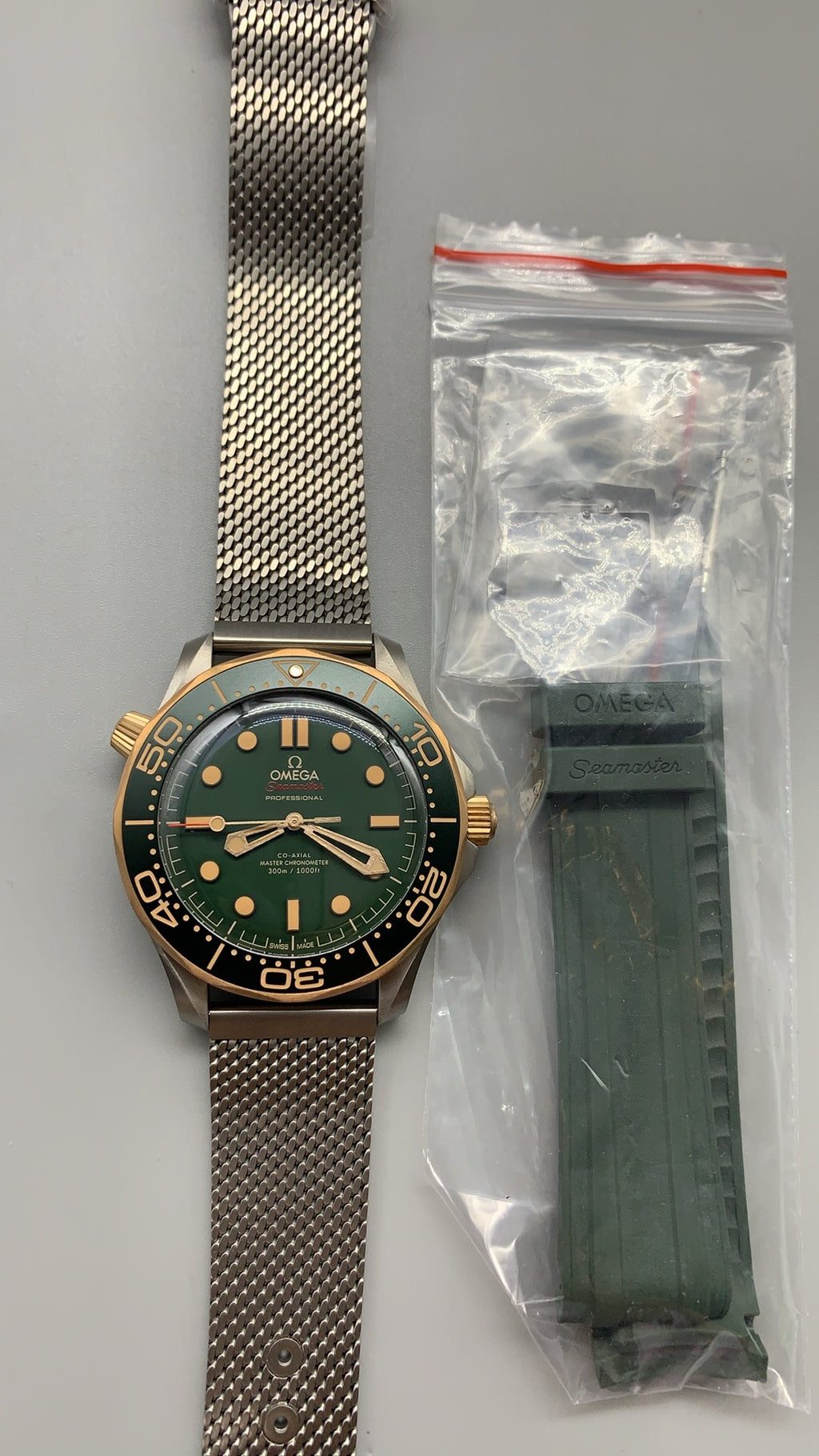 Omega Seamaster Diver 300M 007 Edition 42MM | กลไกอัตโนมัติ Co-Axial Master Chronometer