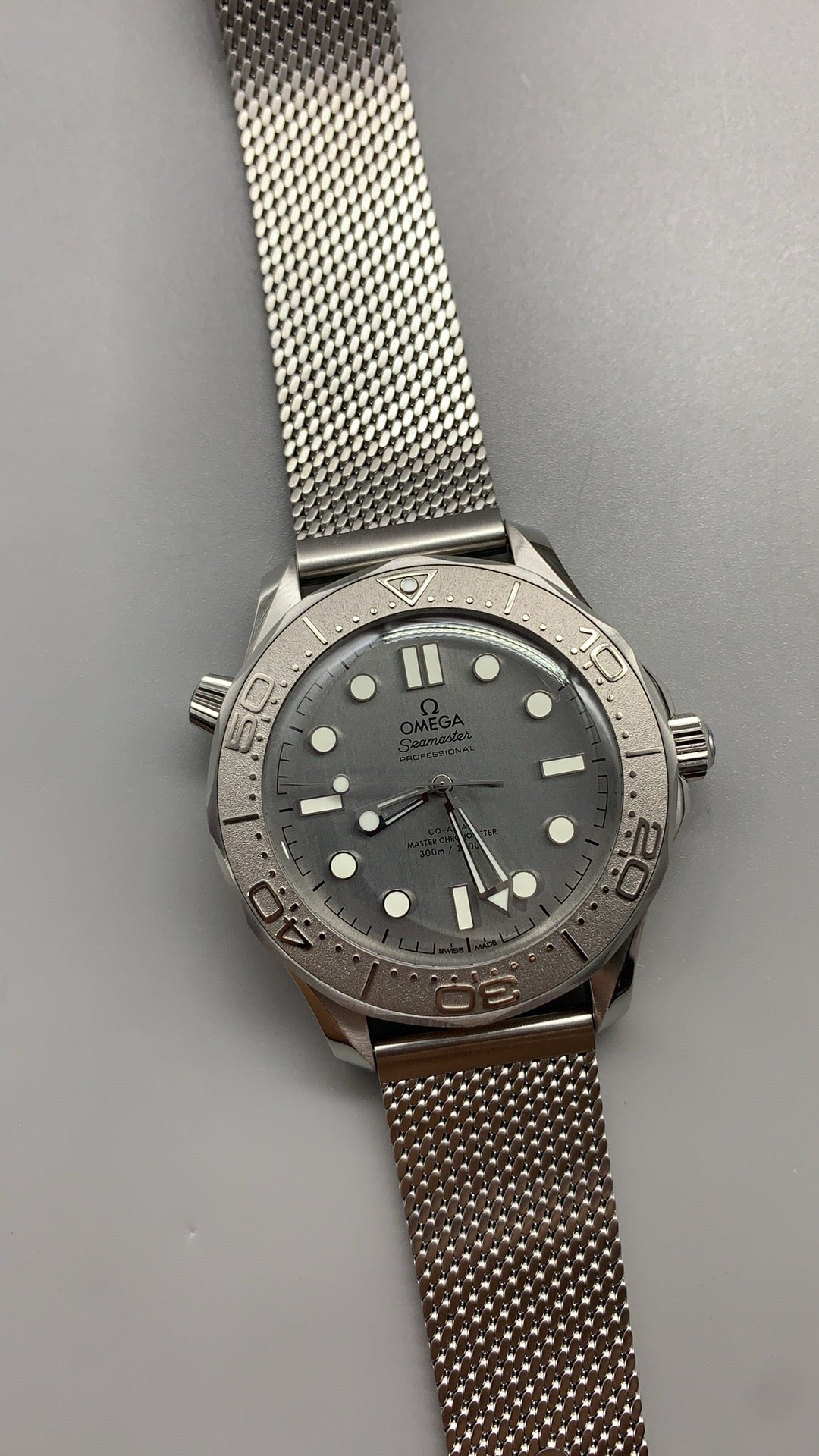 Omega Seamaster Diver 300M 007 Edition 42MM | กลไกอัตโนมัติ Co-Axial Master Chronometer