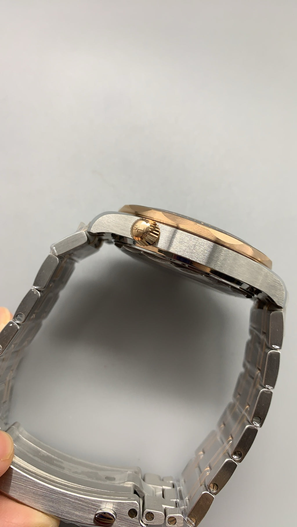 Omega Seamaster Diver 300M 42MM | กลไกอัตโนมัติ Co-Axial Master Chronometer ขนาดตัวเรือน: 42 มม.