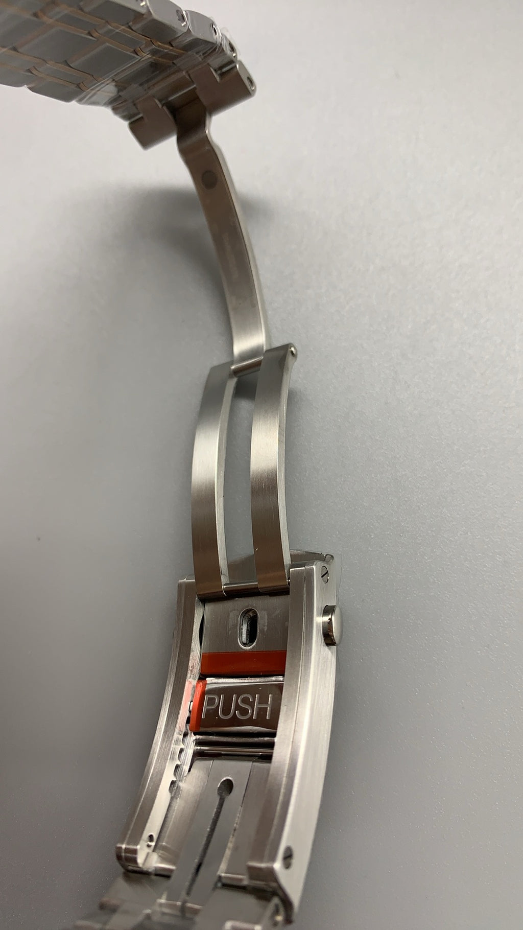 Omega Seamaster Diver 300M 42MM | กลไกอัตโนมัติ Co-Axial Master Chronometer ขนาดตัวเรือน: 42 มม.