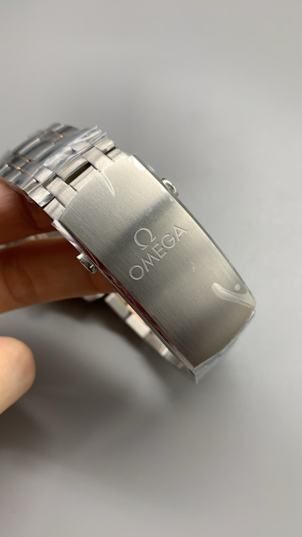 Omega Seamaster Diver 300M 42MM | กลไกอัตโนมัติ Co-Axial Master Chronometer ขนาดตัวเรือน: 42 มม.