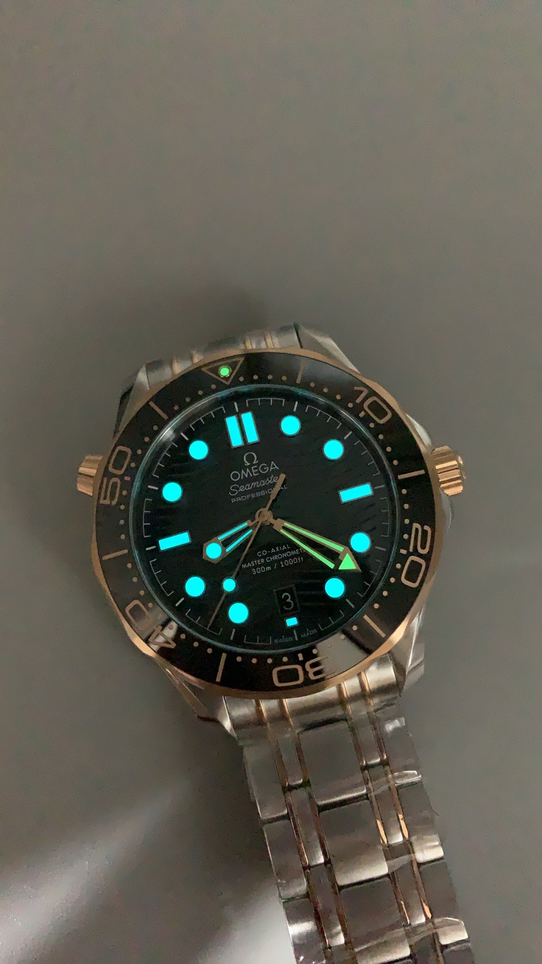 Omega Seamaster Diver 300M 42MM | กลไกอัตโนมัติ Co-Axial Master Chronometer ขนาดตัวเรือน: 42 มม.