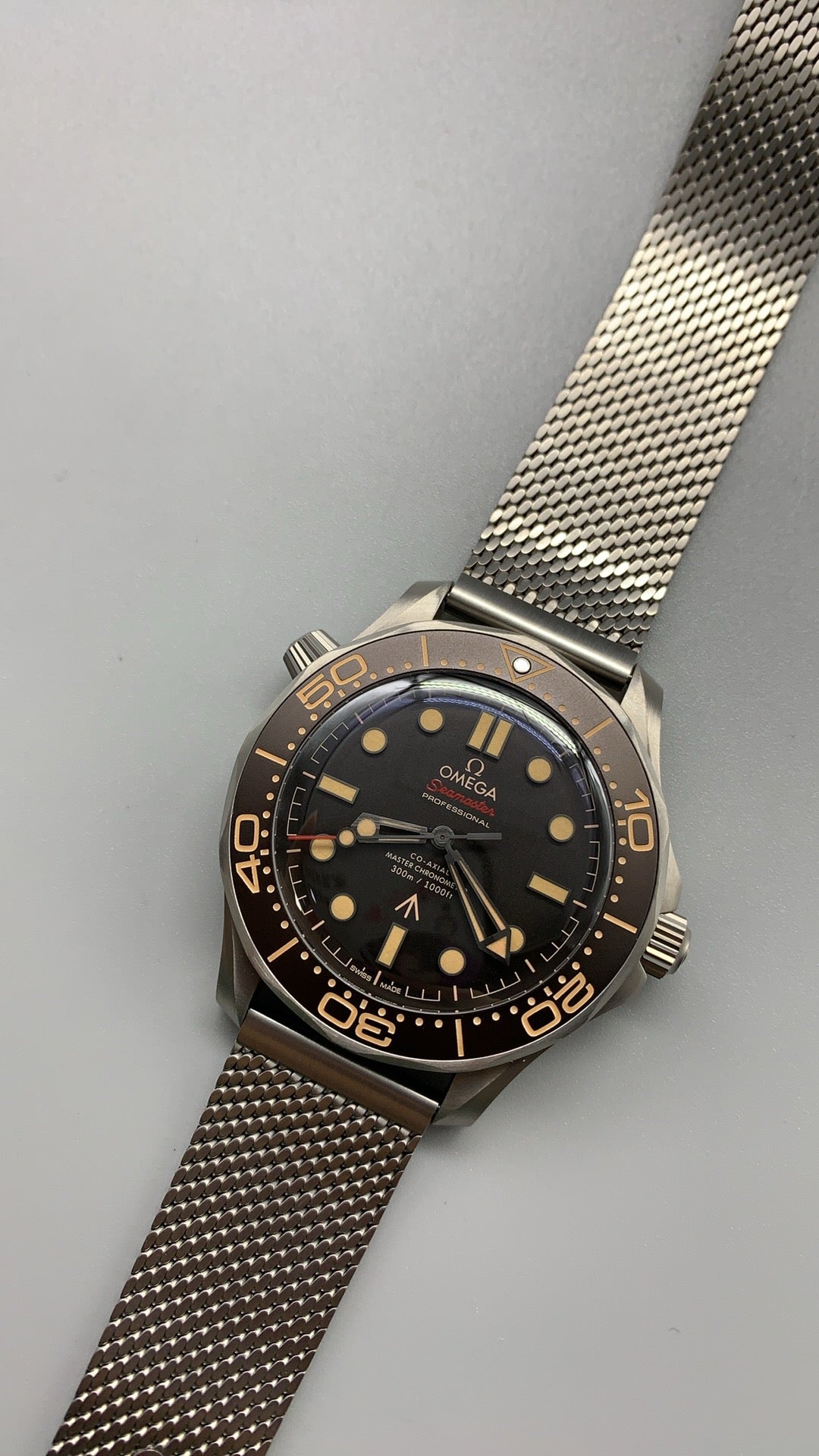 Omega Seamaster Diver 300M 007 Edition 42MM | กลไกอัตโนมัติ Co-Axial Master Chronometer