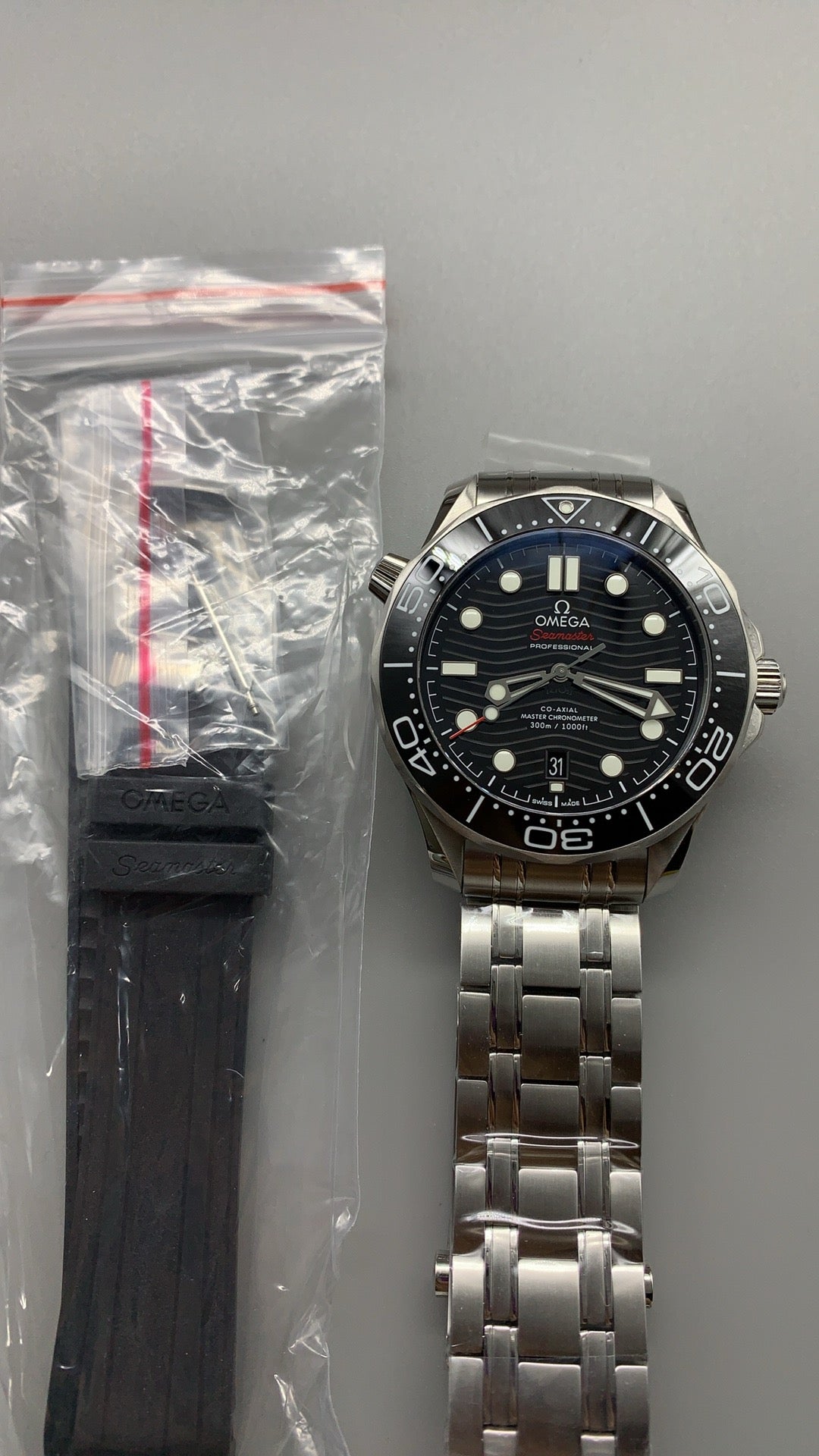 Omega Seamaster Diver 300M 42MM | กลไกอัตโนมัติ Co-Axial Master Chronometer ขนาดตัวเรือน: 42 มม.