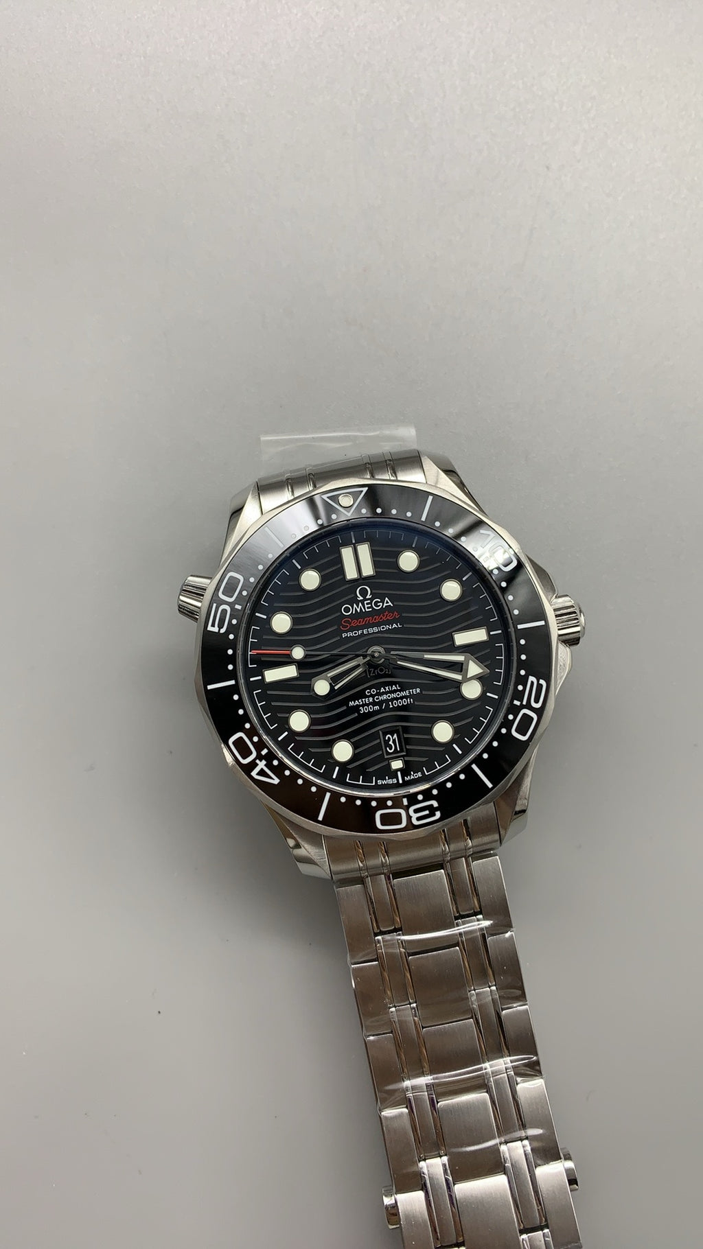 Omega Seamaster Diver 300M 42MM | กลไกอัตโนมัติ Co-Axial Master Chronometer ขนาดตัวเรือน: 42 มม.